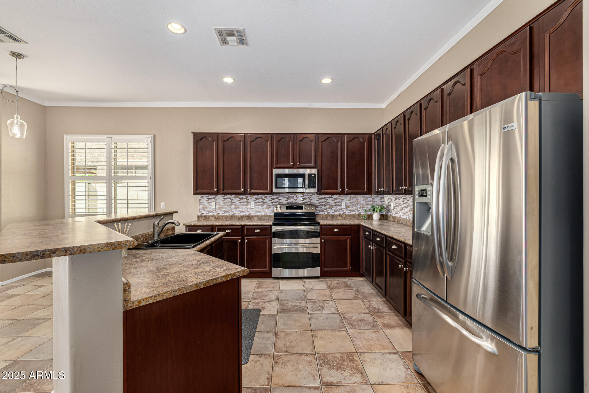 2028 S ESMERALDA --