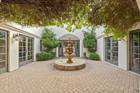 Photo of 135 E Maryland Avenue, Phoenix, AZ 85012 (MLS # 6962992)