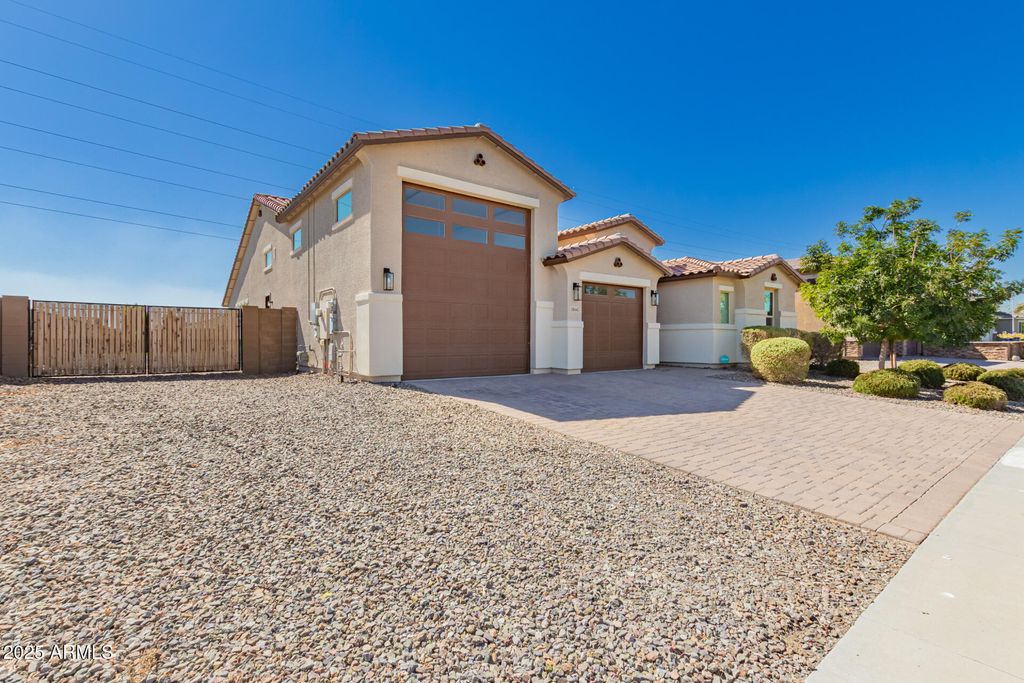Photo of 18443 W Pioneer Street, Goodyear, AZ 85338 (MLS # 6930873)