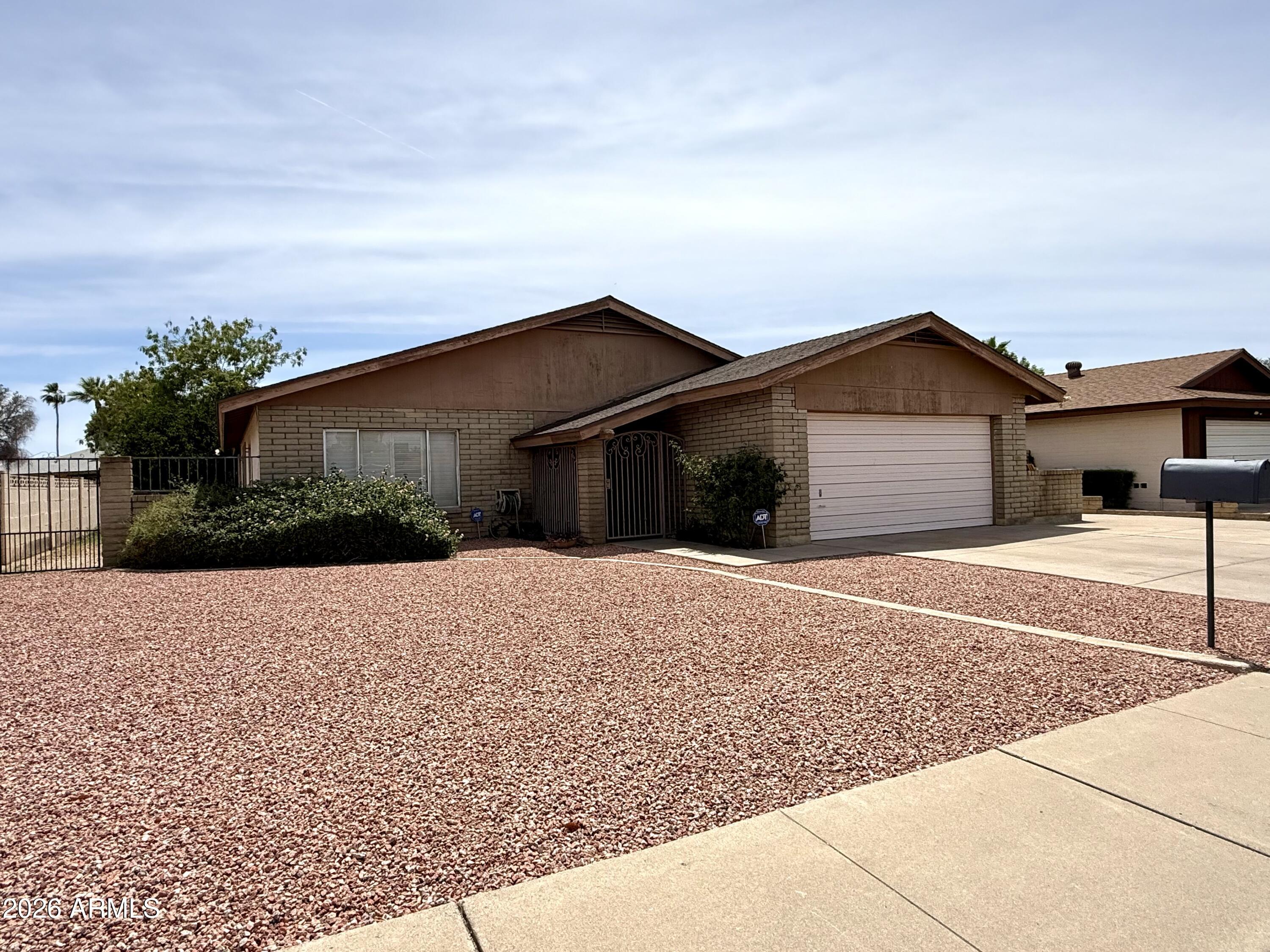 4525 W GARDENIA Avenue