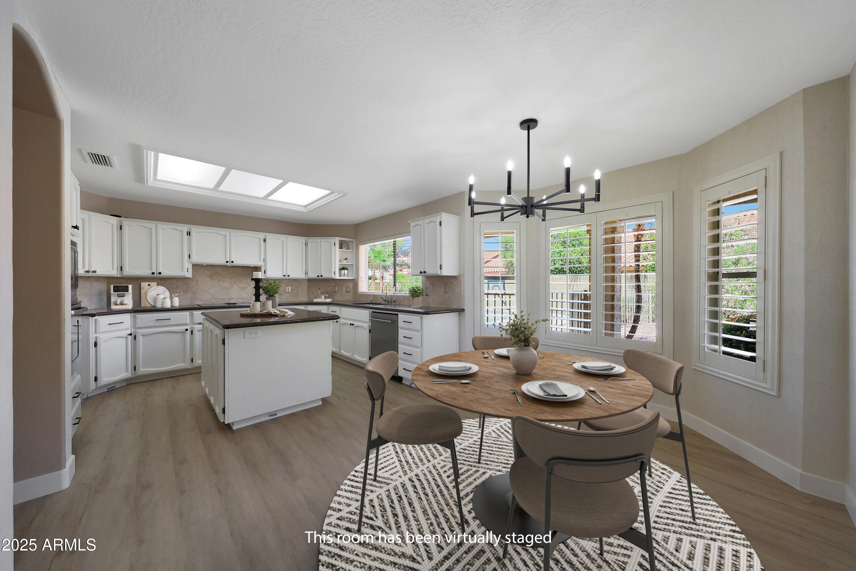 1938 E CALLE DE CABALLOS --