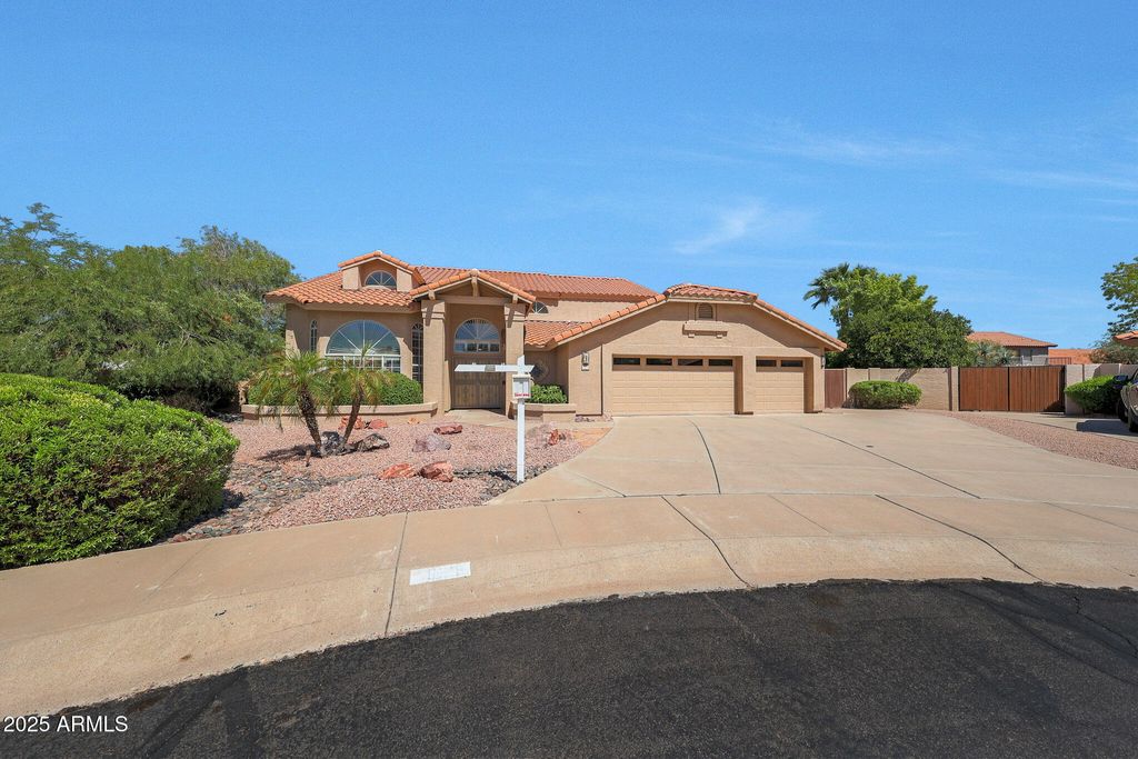 Photo of 1938 E Calle De Caballos, Tempe, AZ 85284 (MLS # 6922001)