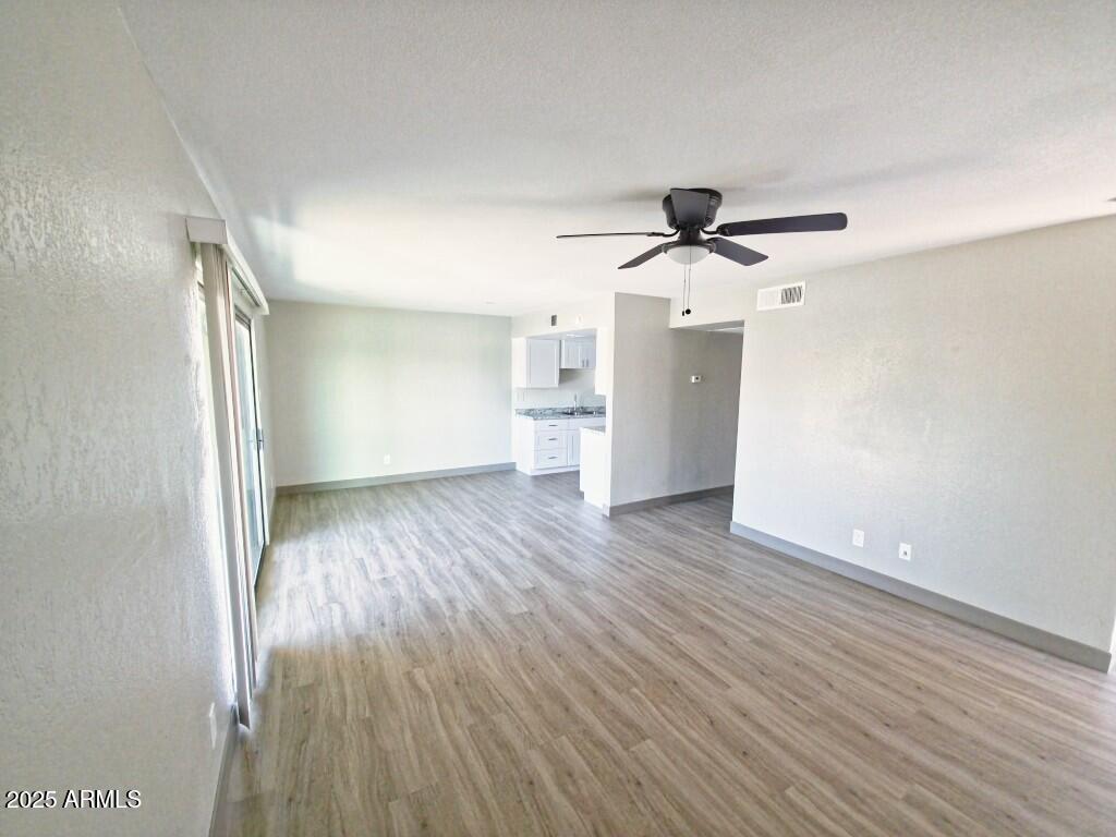 3810 N MARYVALE Parkway 2075