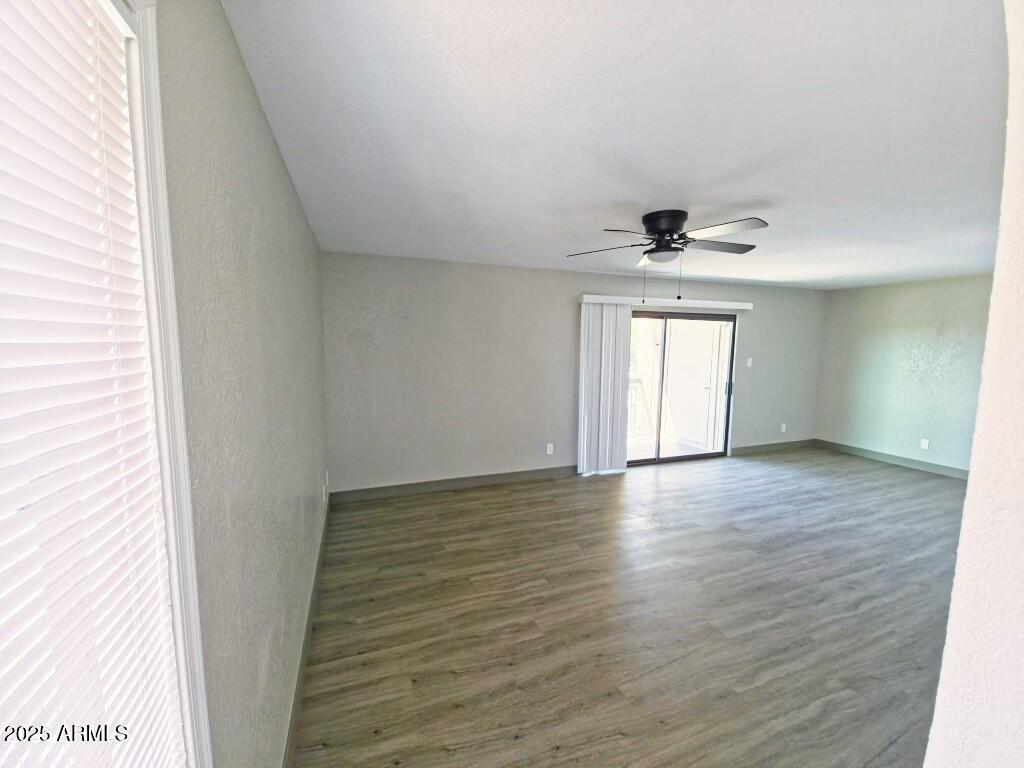 3810 N MARYVALE Parkway 2075