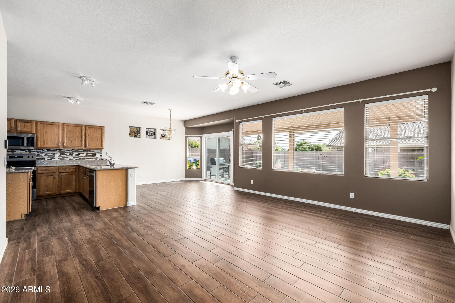 1495 E FIRESTONE Drive