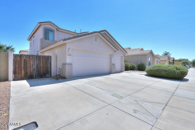 43561 W SNOW Drive