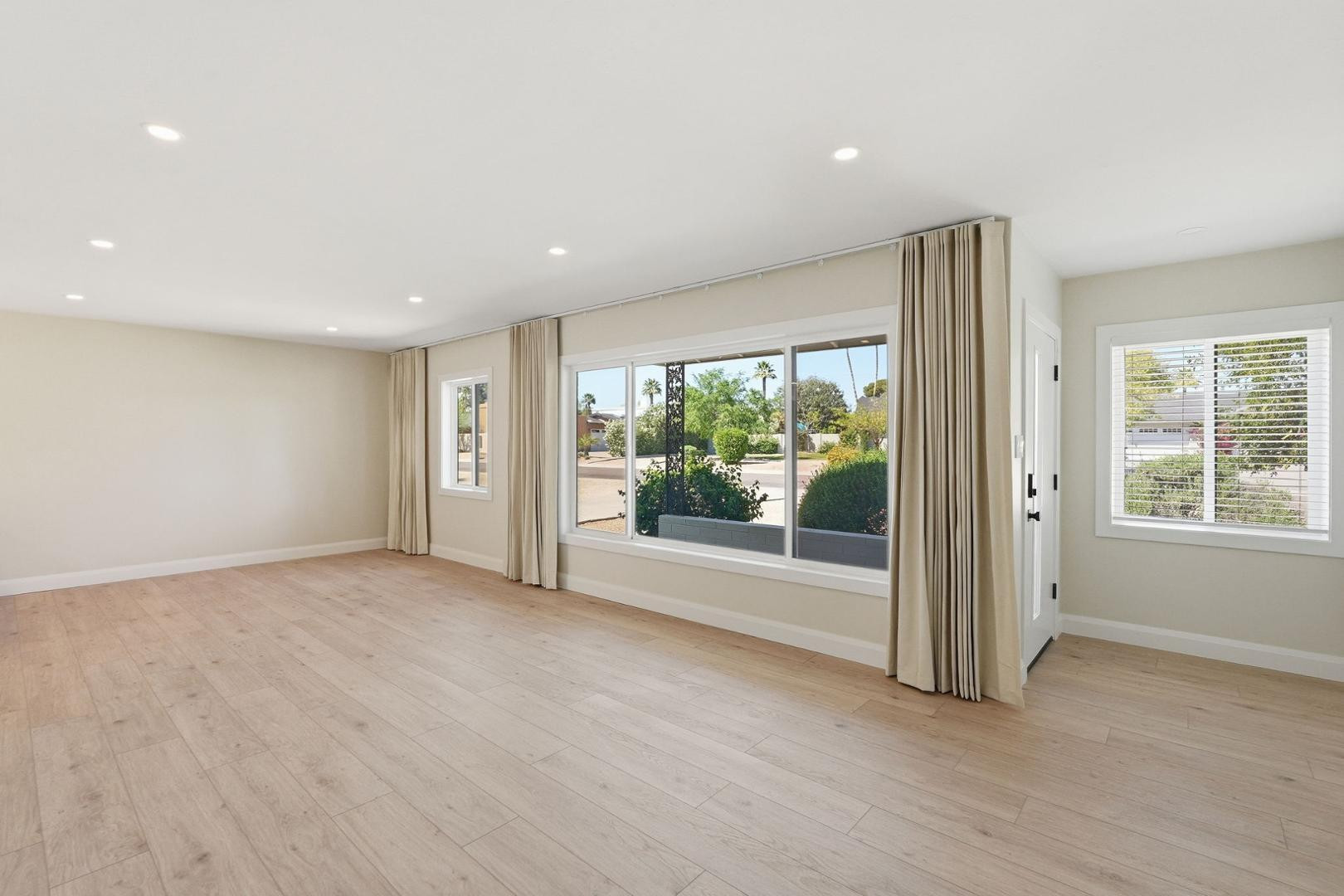 6819 E Paradise Parkway