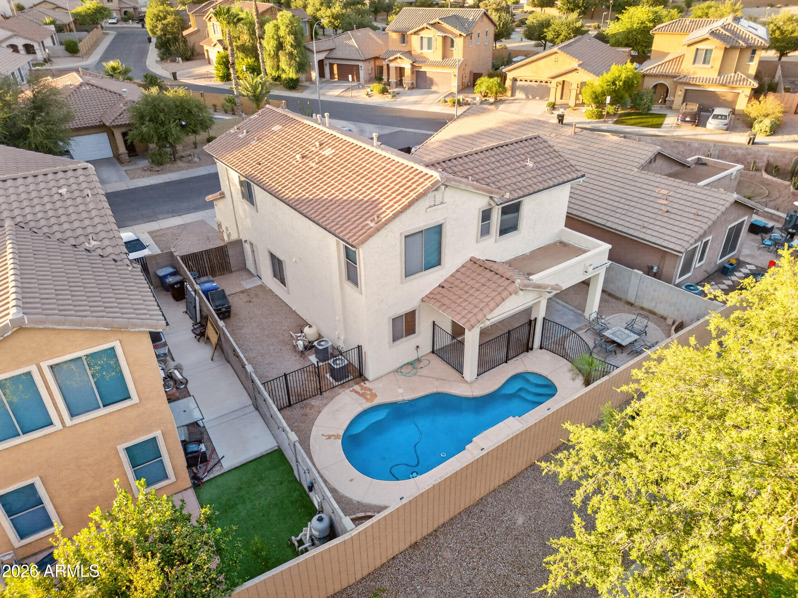 SUN GROVES - Residential