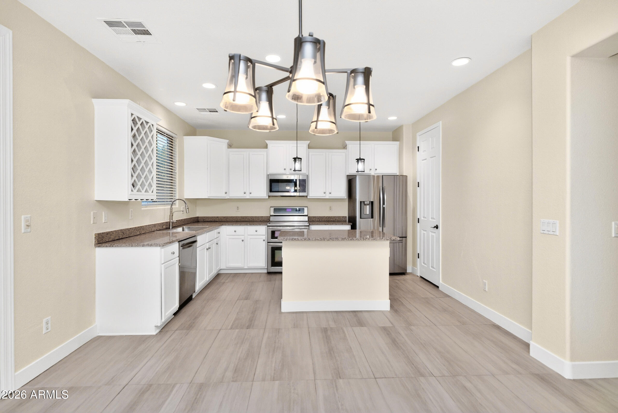 SUN GROVES - Residential