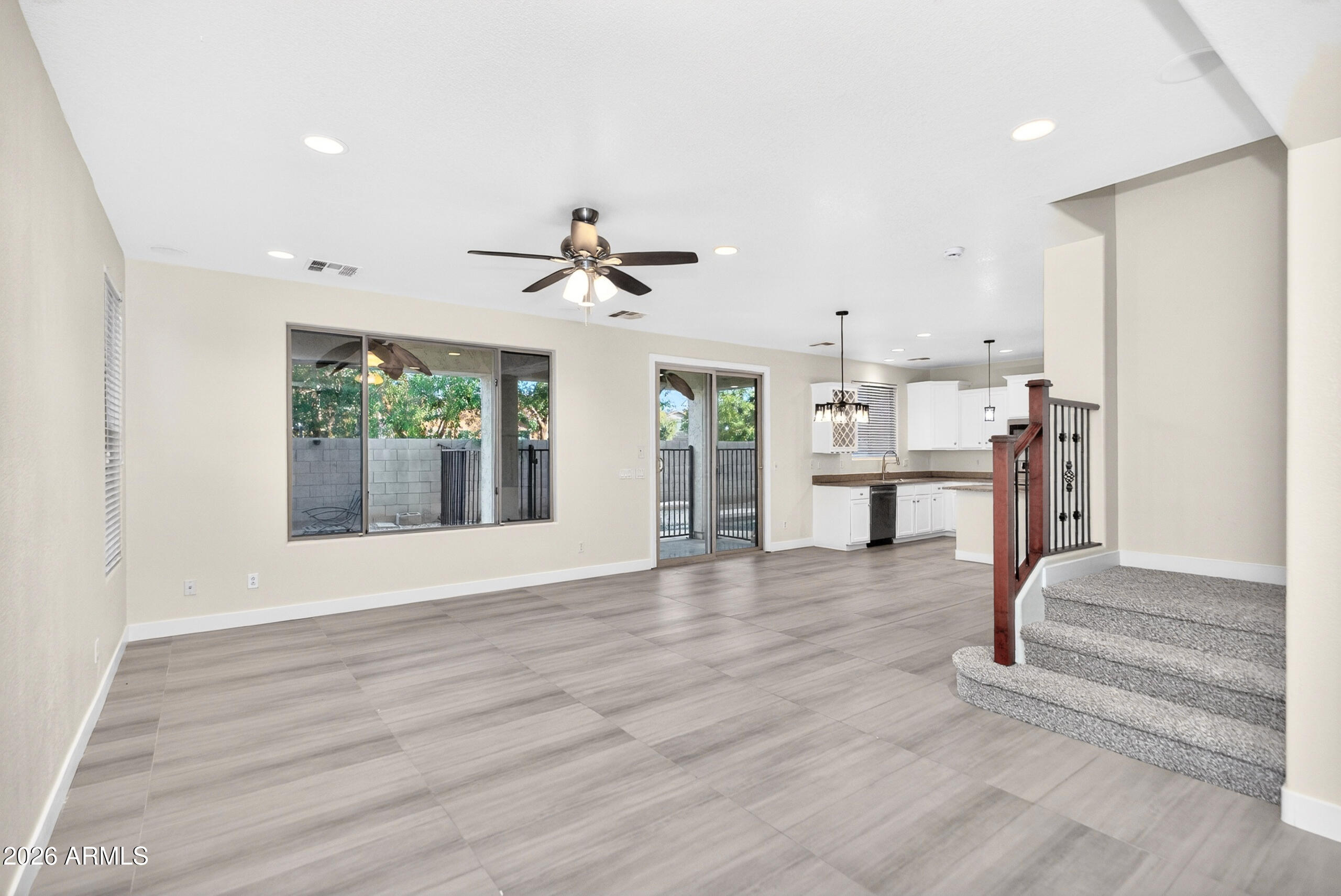 SUN GROVES - Residential