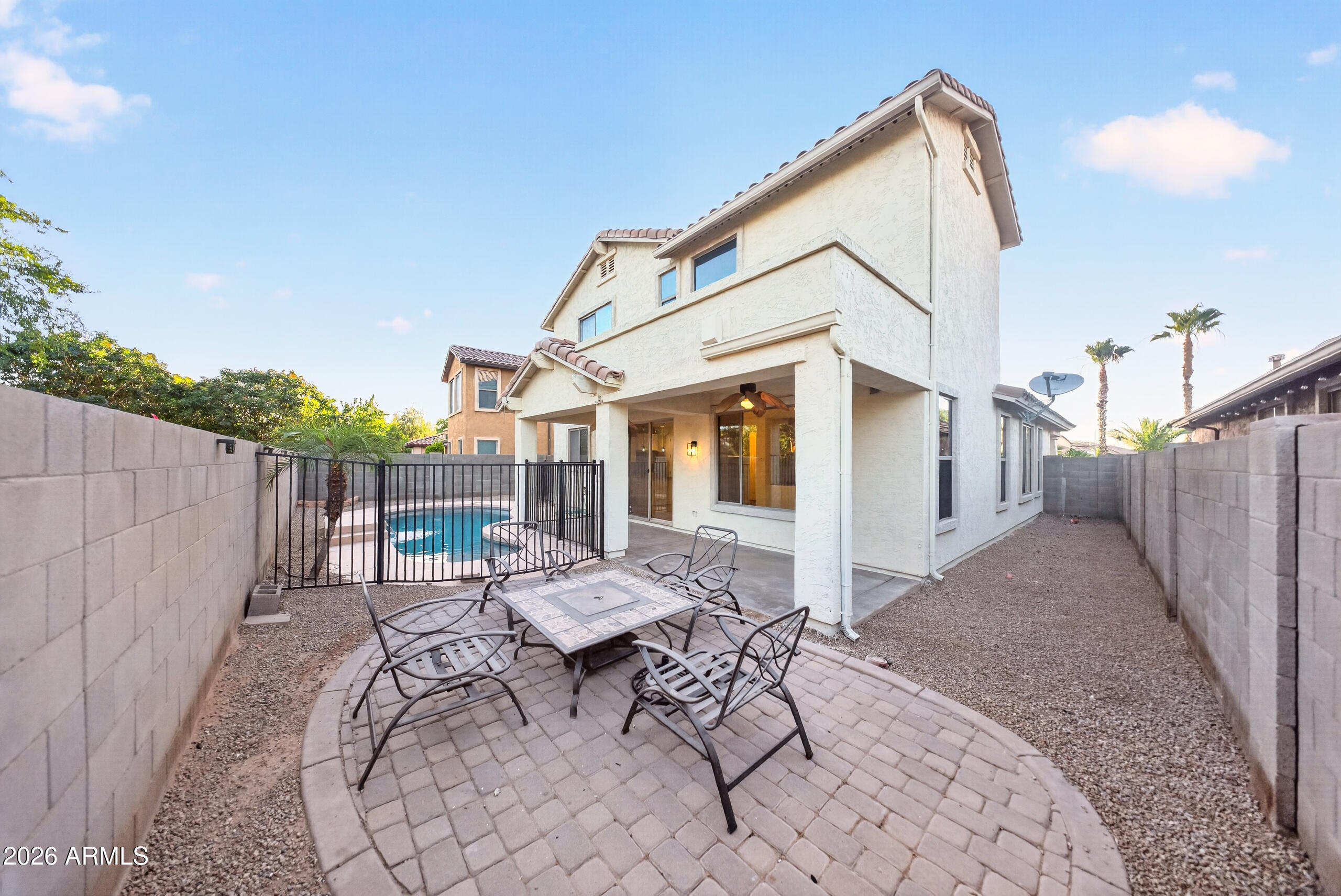 SUN GROVES - Residential