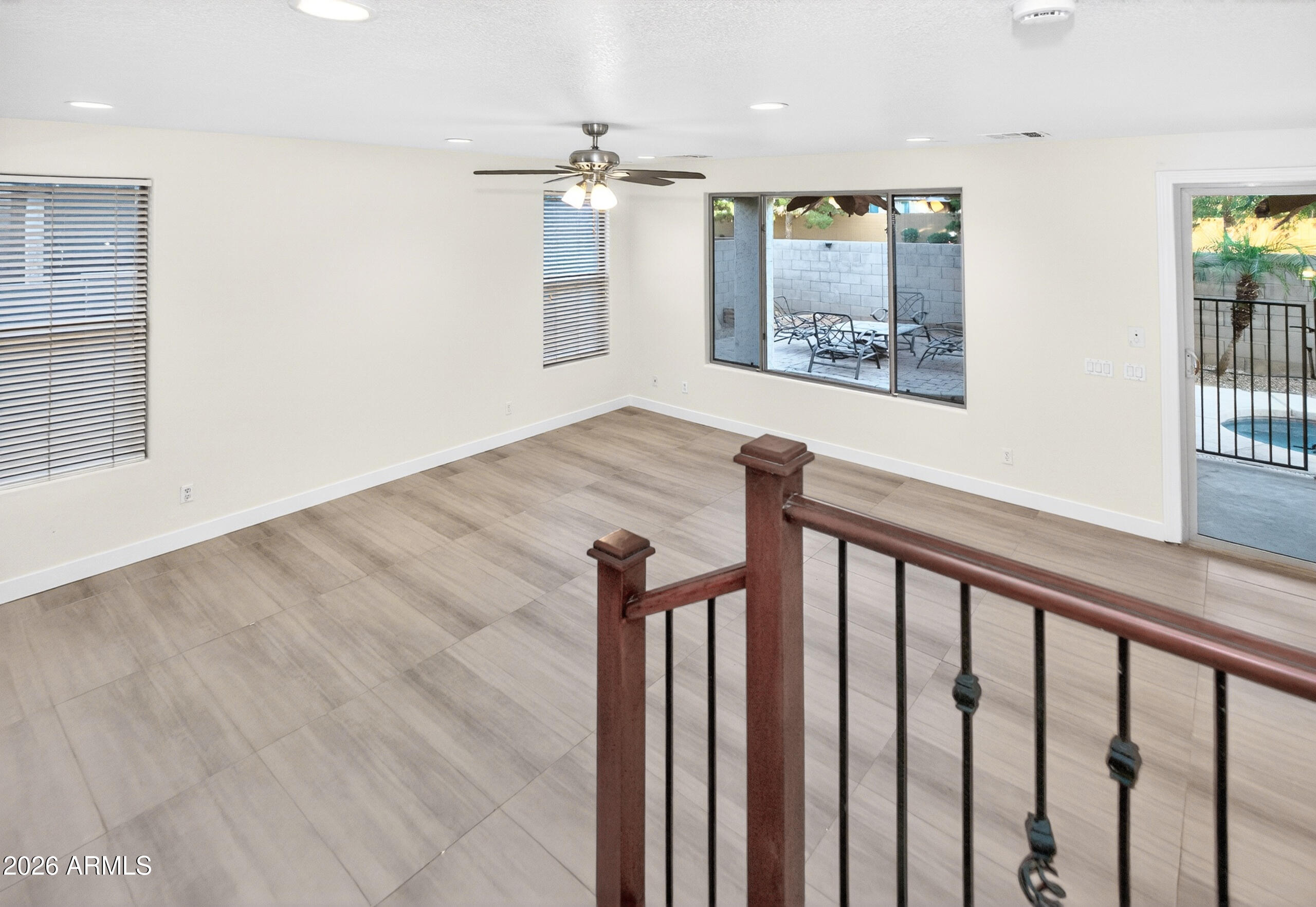 SUN GROVES - Residential