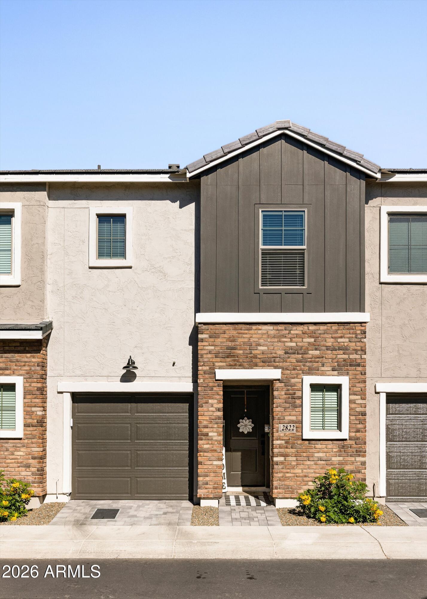 2822 W White Feather Lane