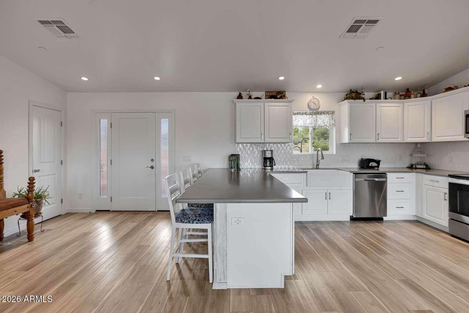 625 E CLIFFSIDE Drive