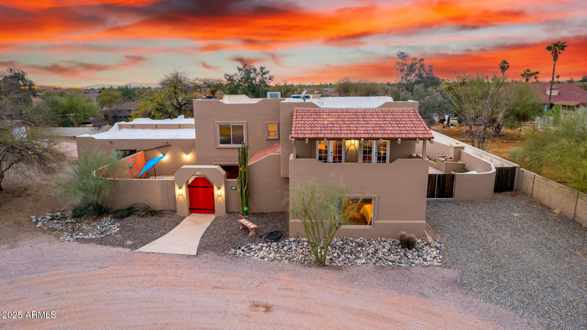 706 N SIGNAL BUTTE Road