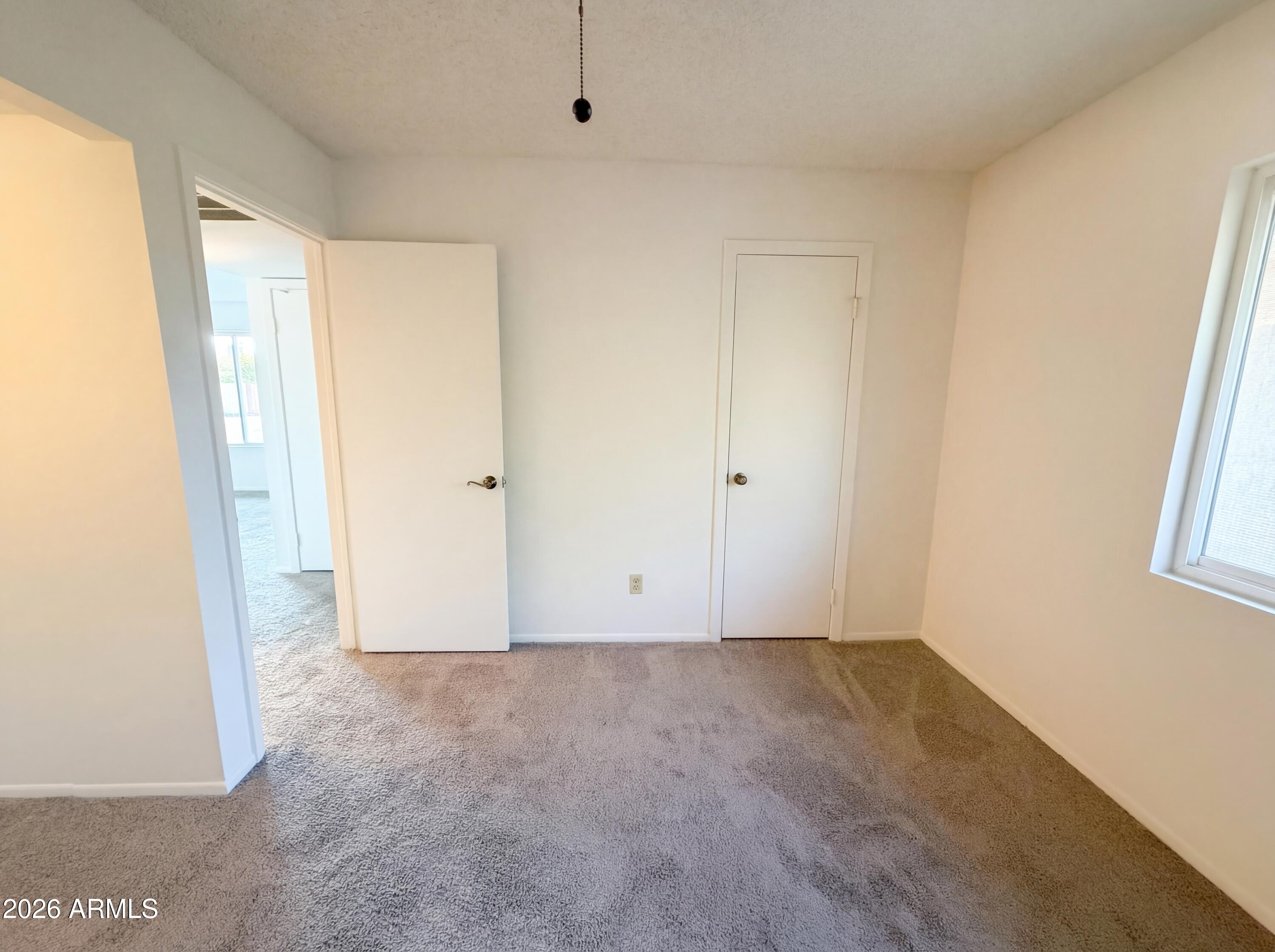 5528 W GREENBRIAR Drive