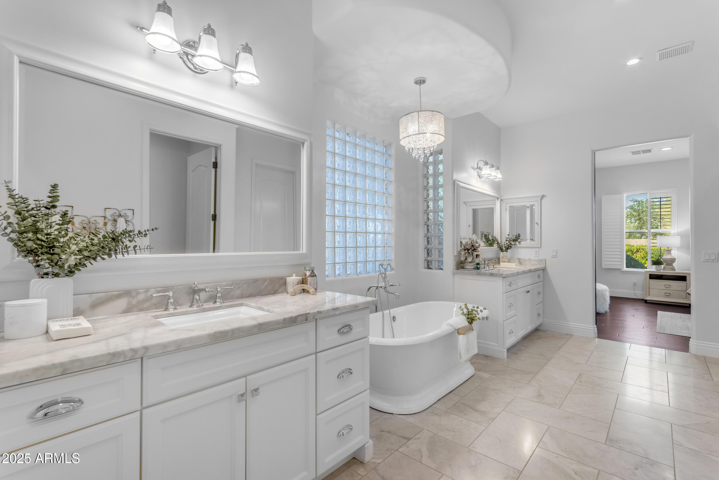 2820 E PAGE Court