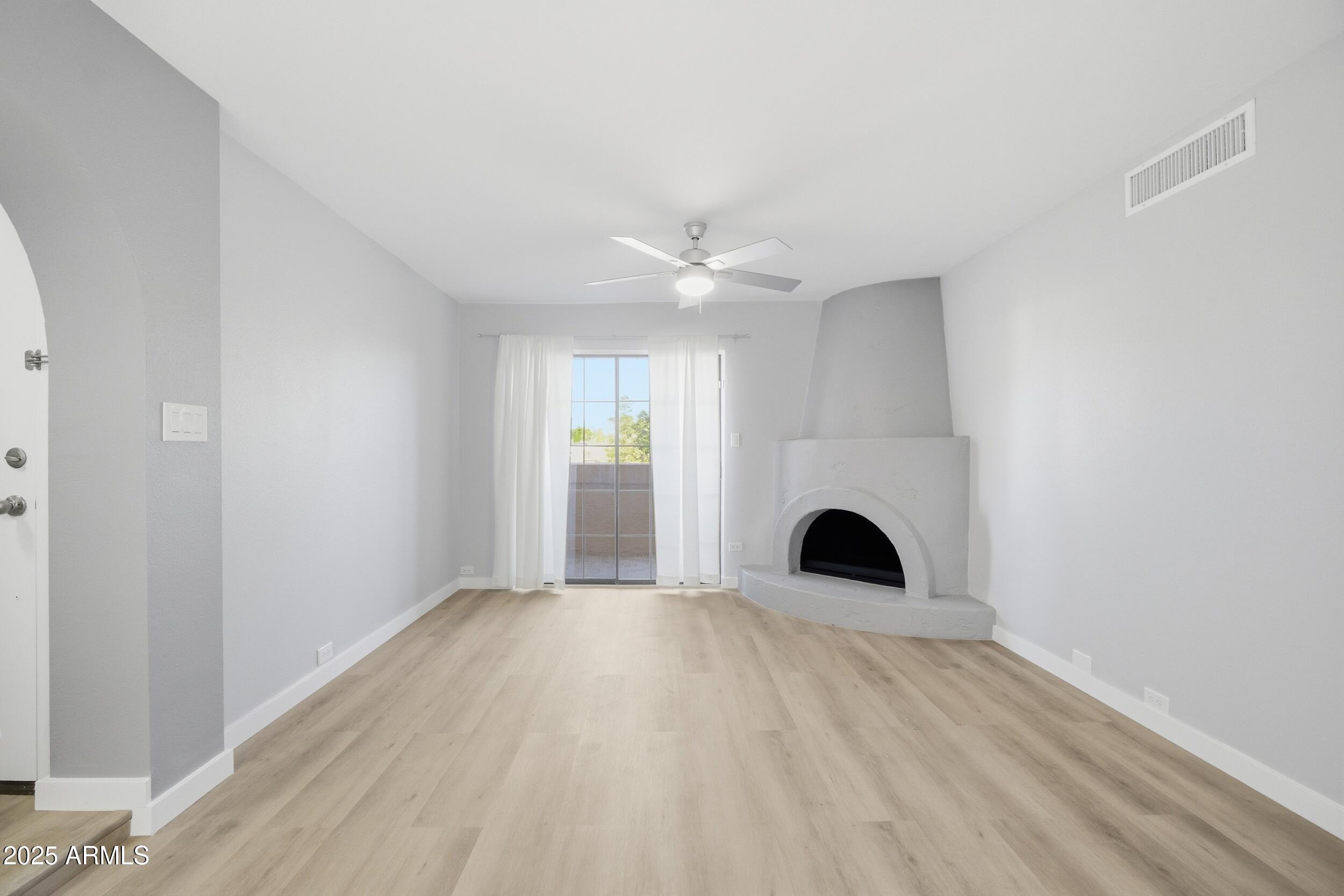 10410 N CAVE CREEK Road 2027