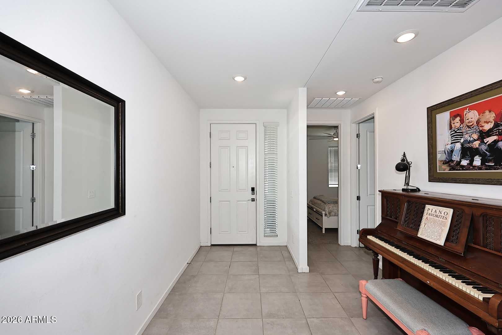 3324 E ALEXANDER Drive