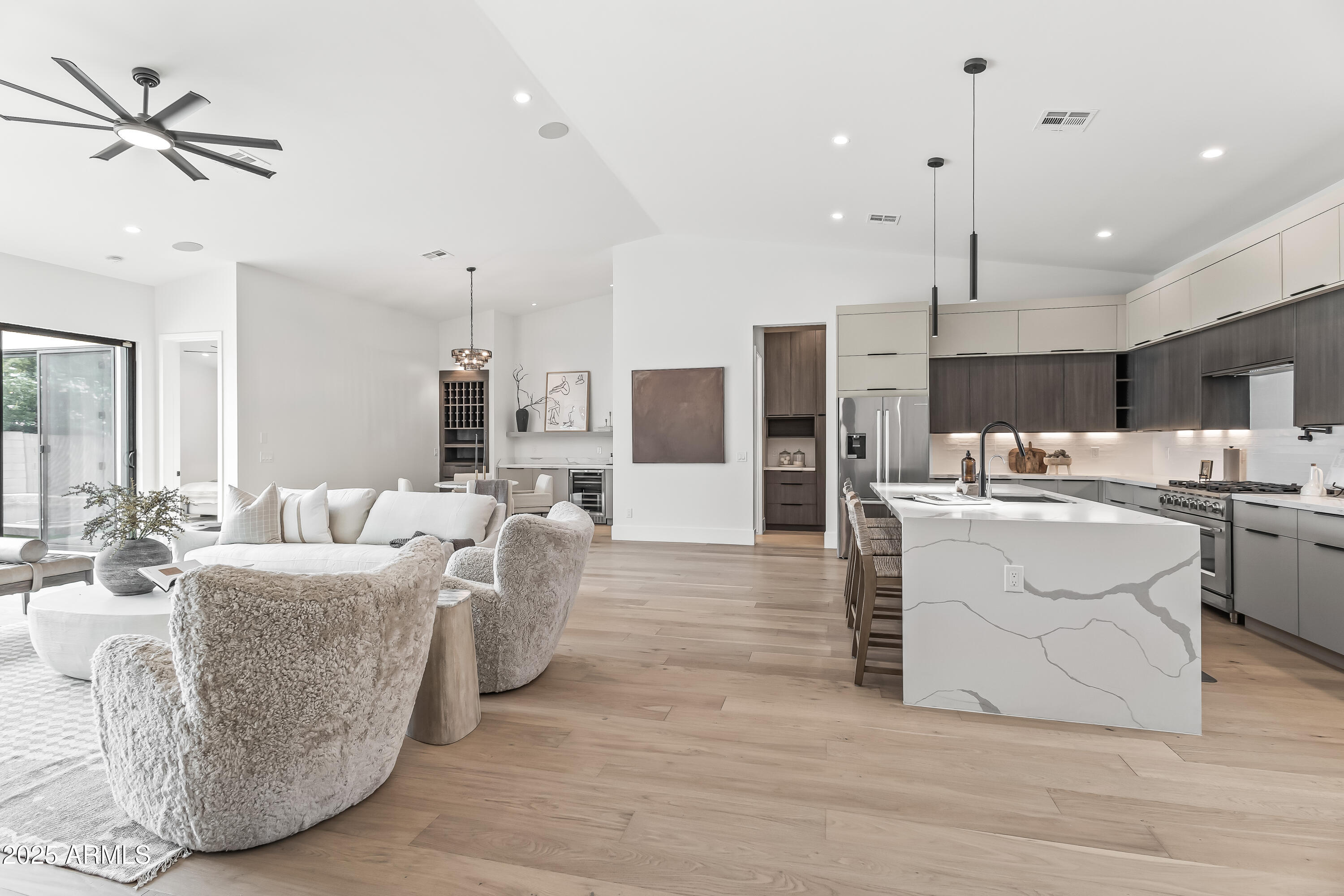5410 E VERDE Lane