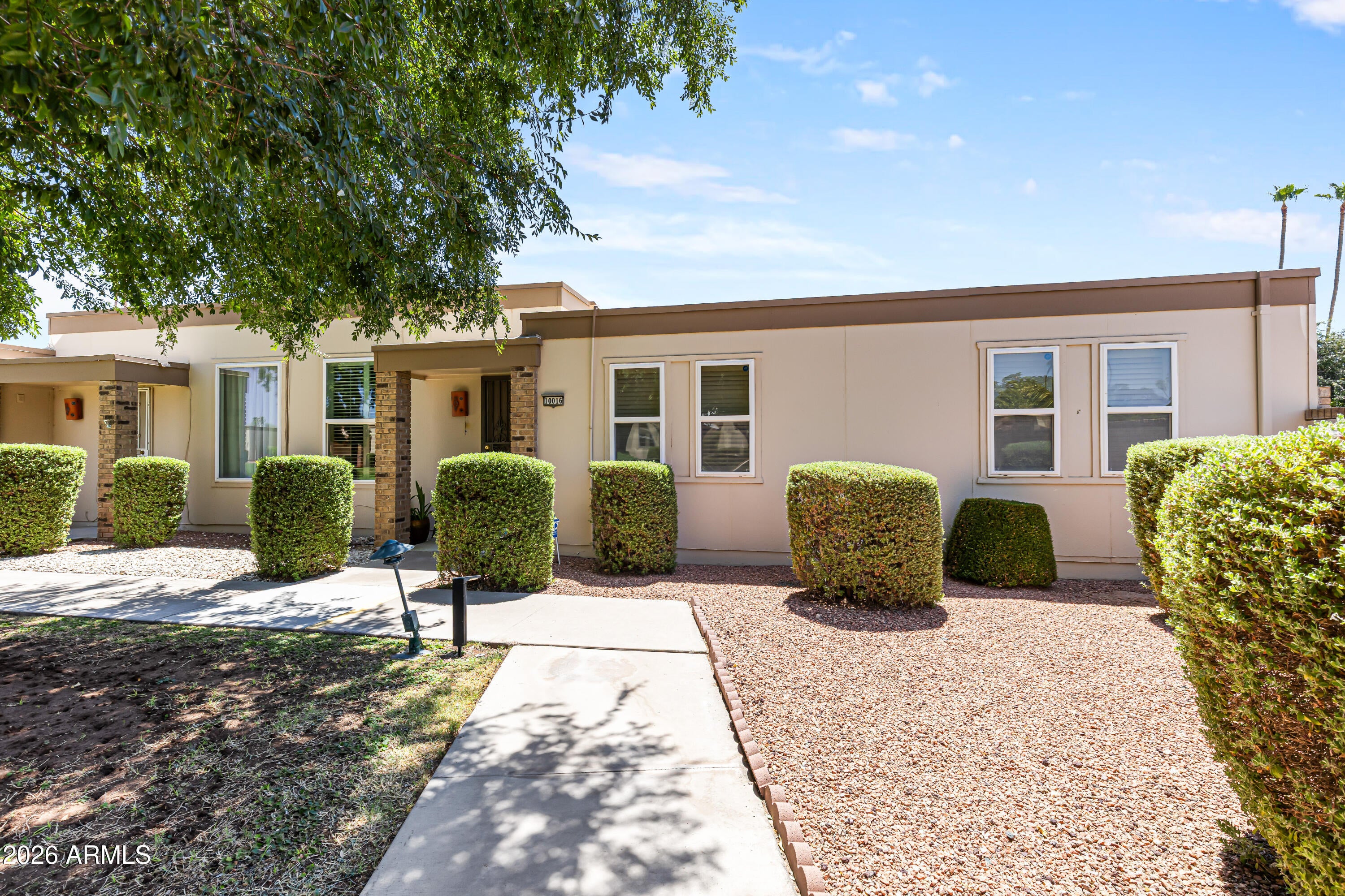 10016 W Hawthorn Drive