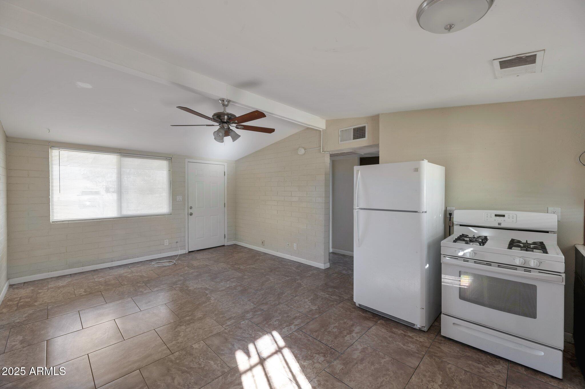 918 E Dunlap Avenue 1-2