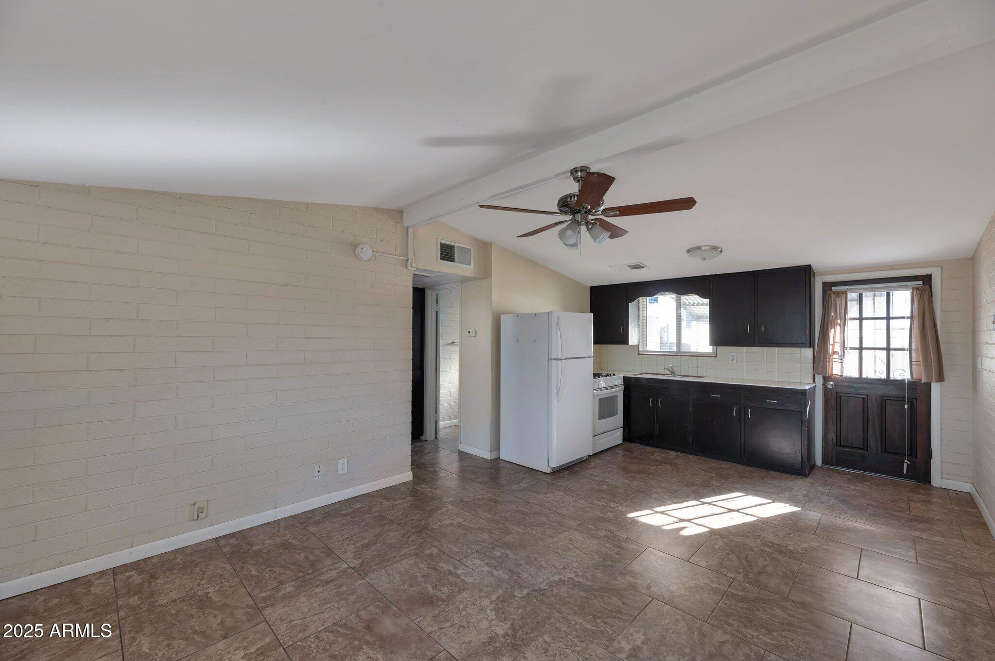 918 E Dunlap Avenue 1-2