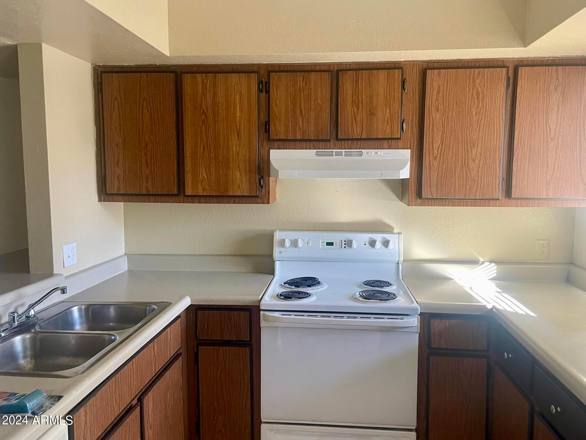 2846 E Kathleen Road Apt 103