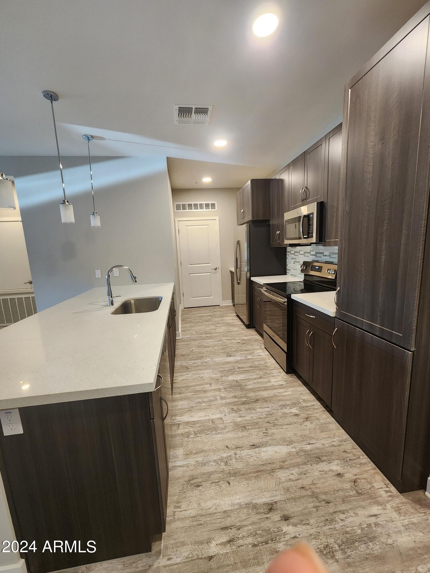 5550 E DEER VALLEY Drive 2S