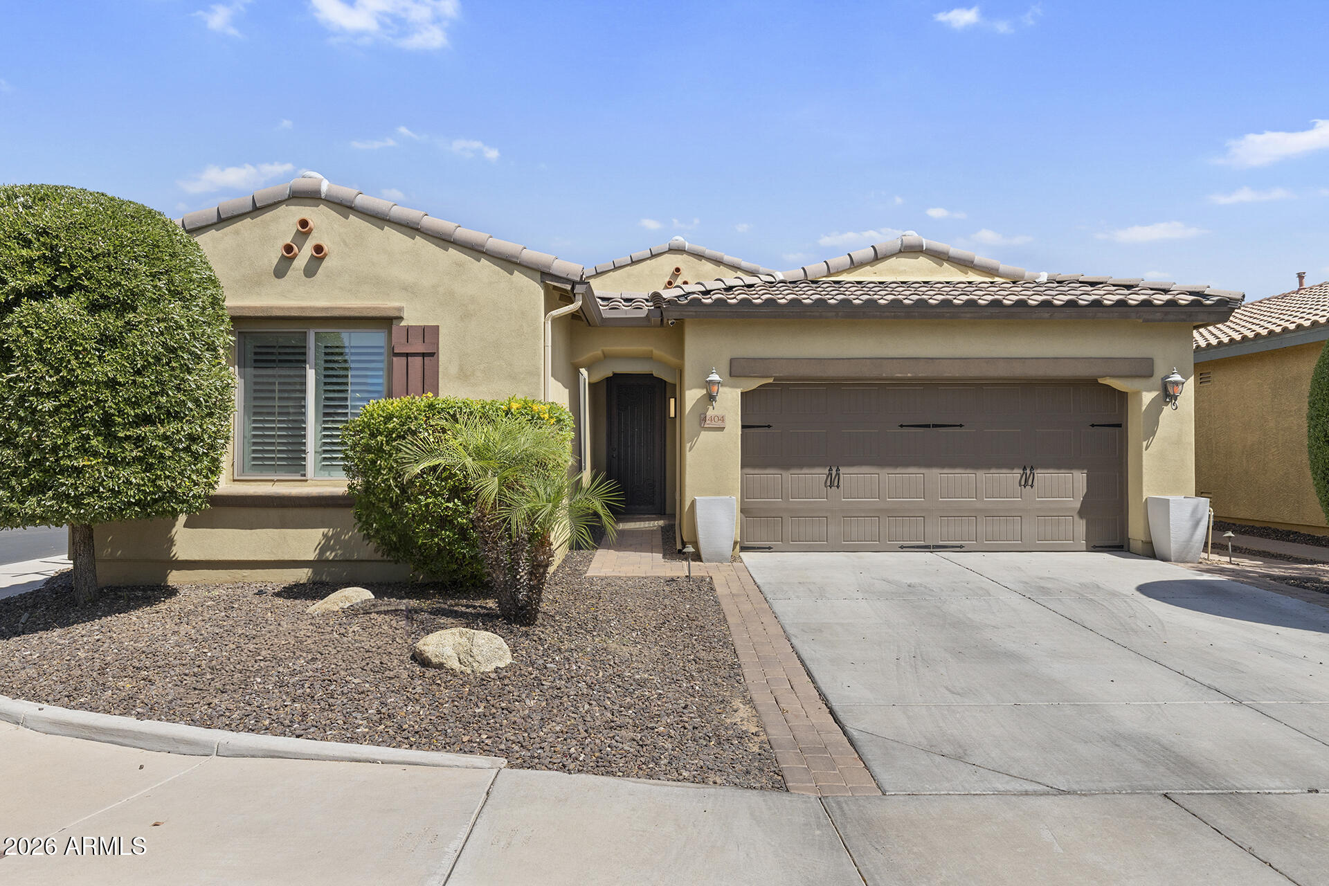 4404 E HARTFORD Avenue