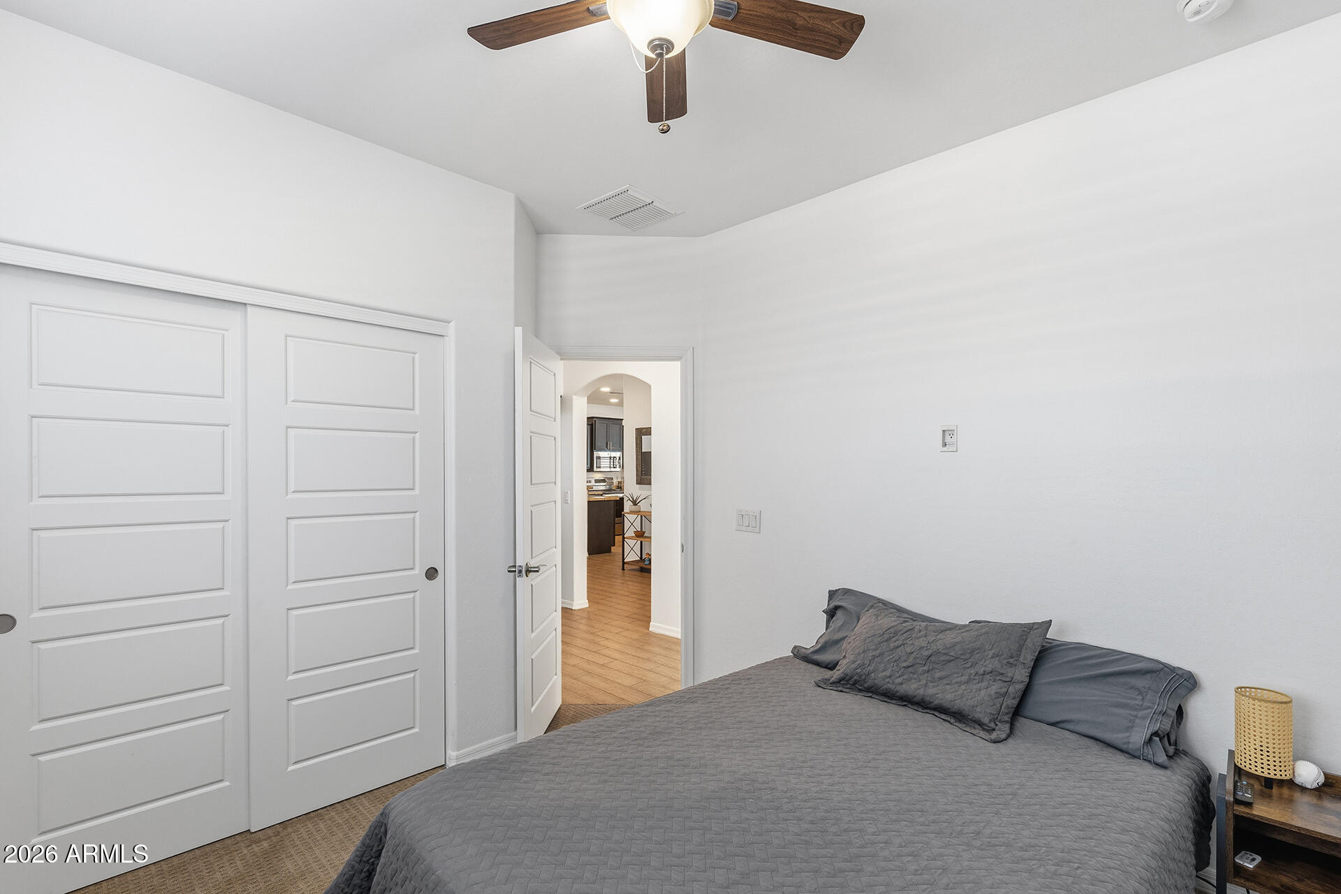 4404 E HARTFORD Avenue