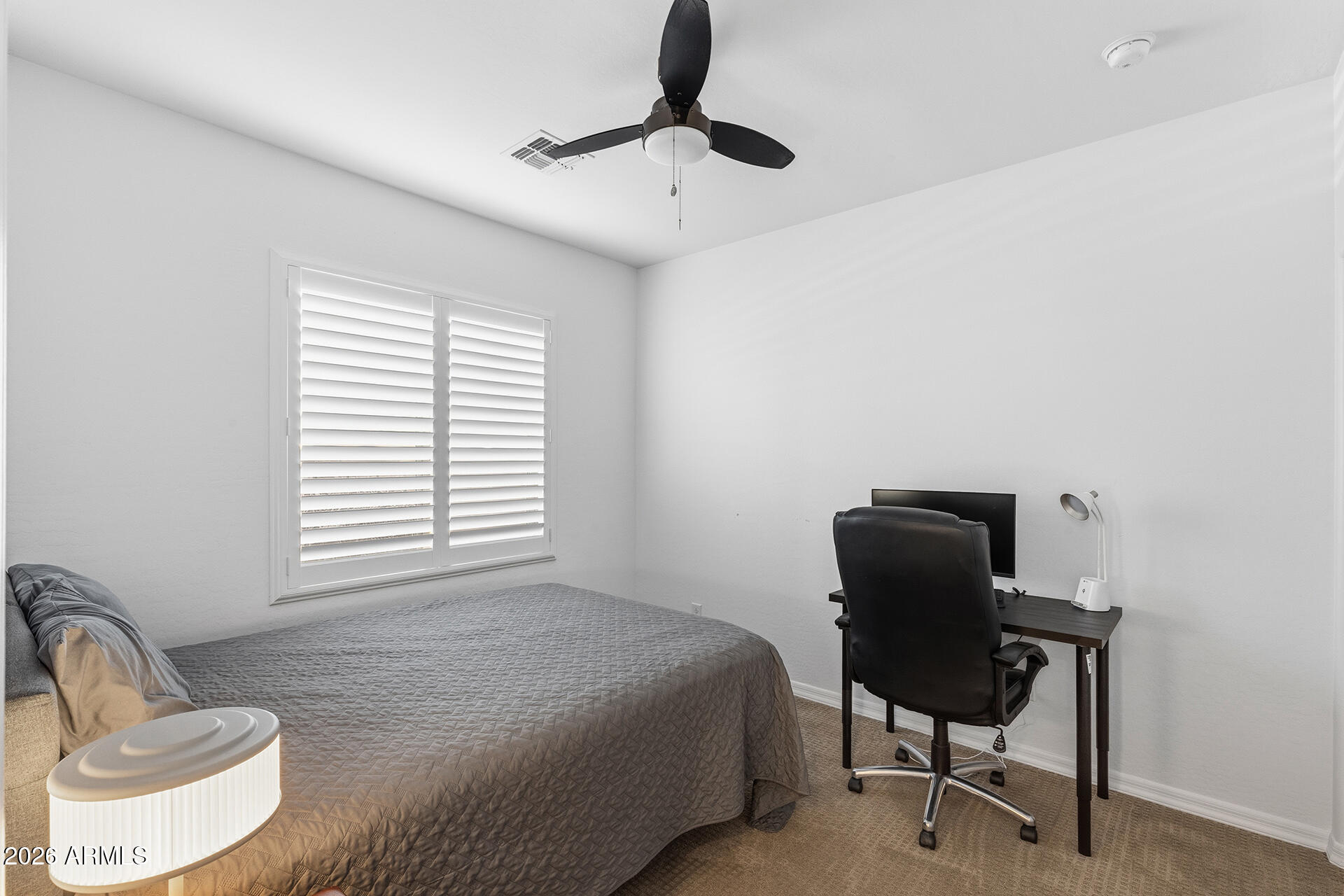 4404 E HARTFORD Avenue