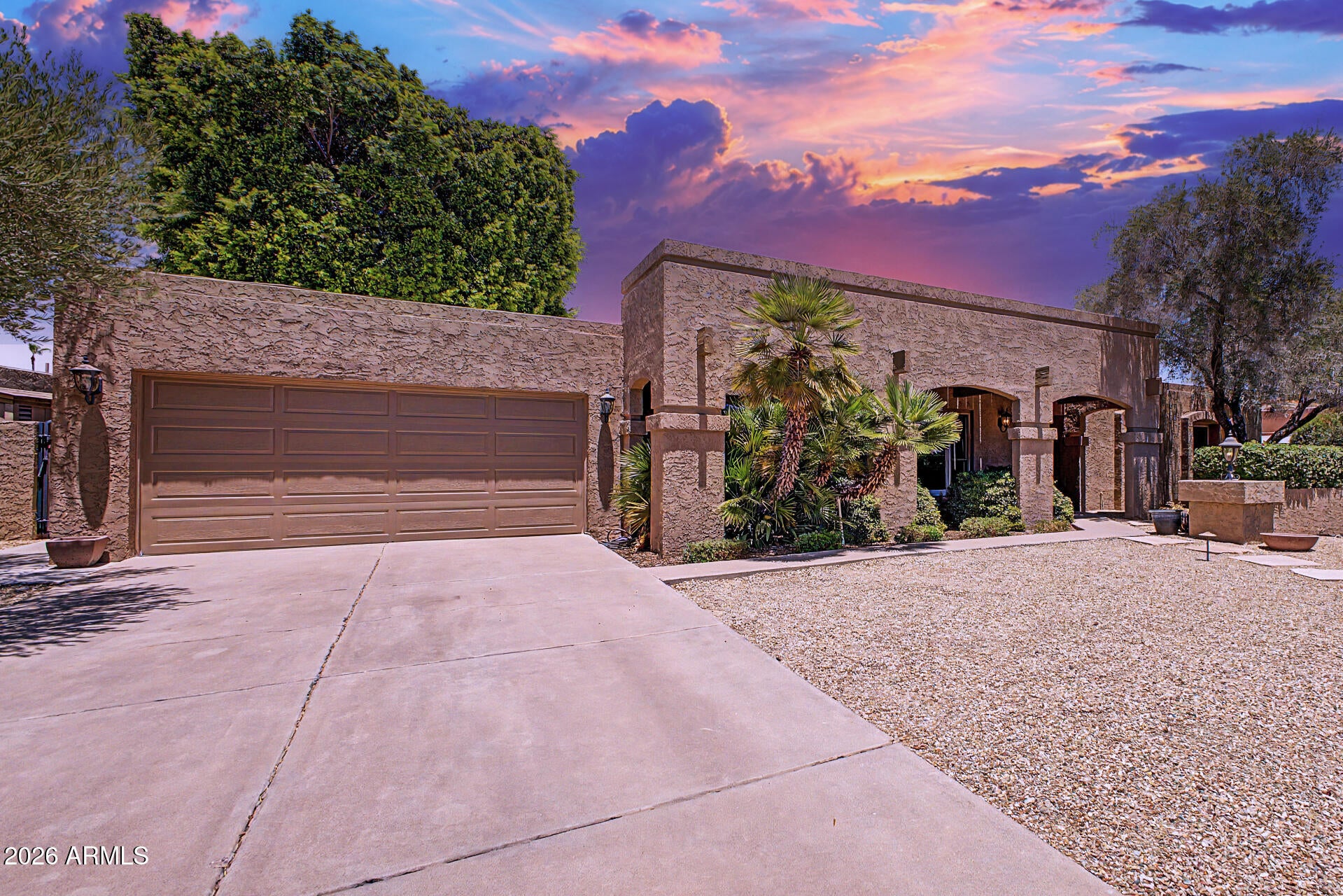 1926 E CARMEN Street