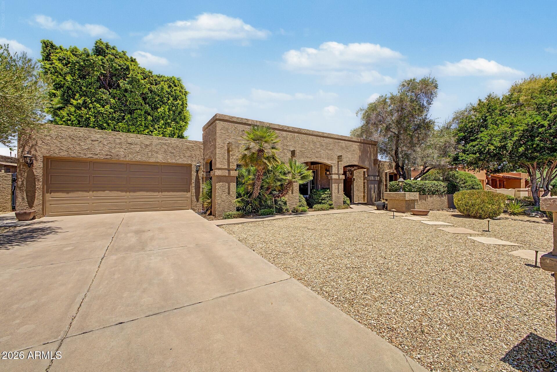 1926 E CARMEN Street