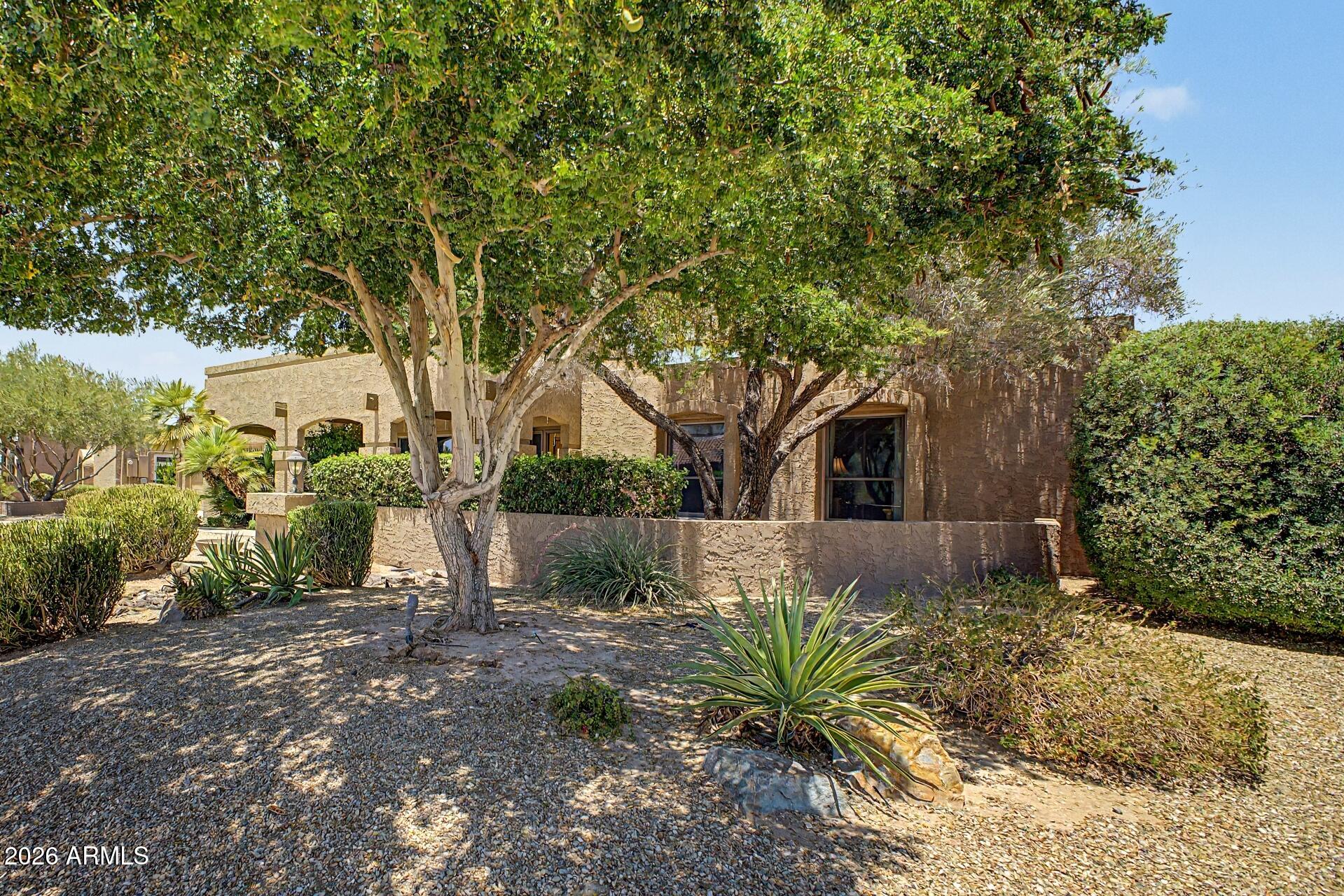 1926 E CARMEN Street