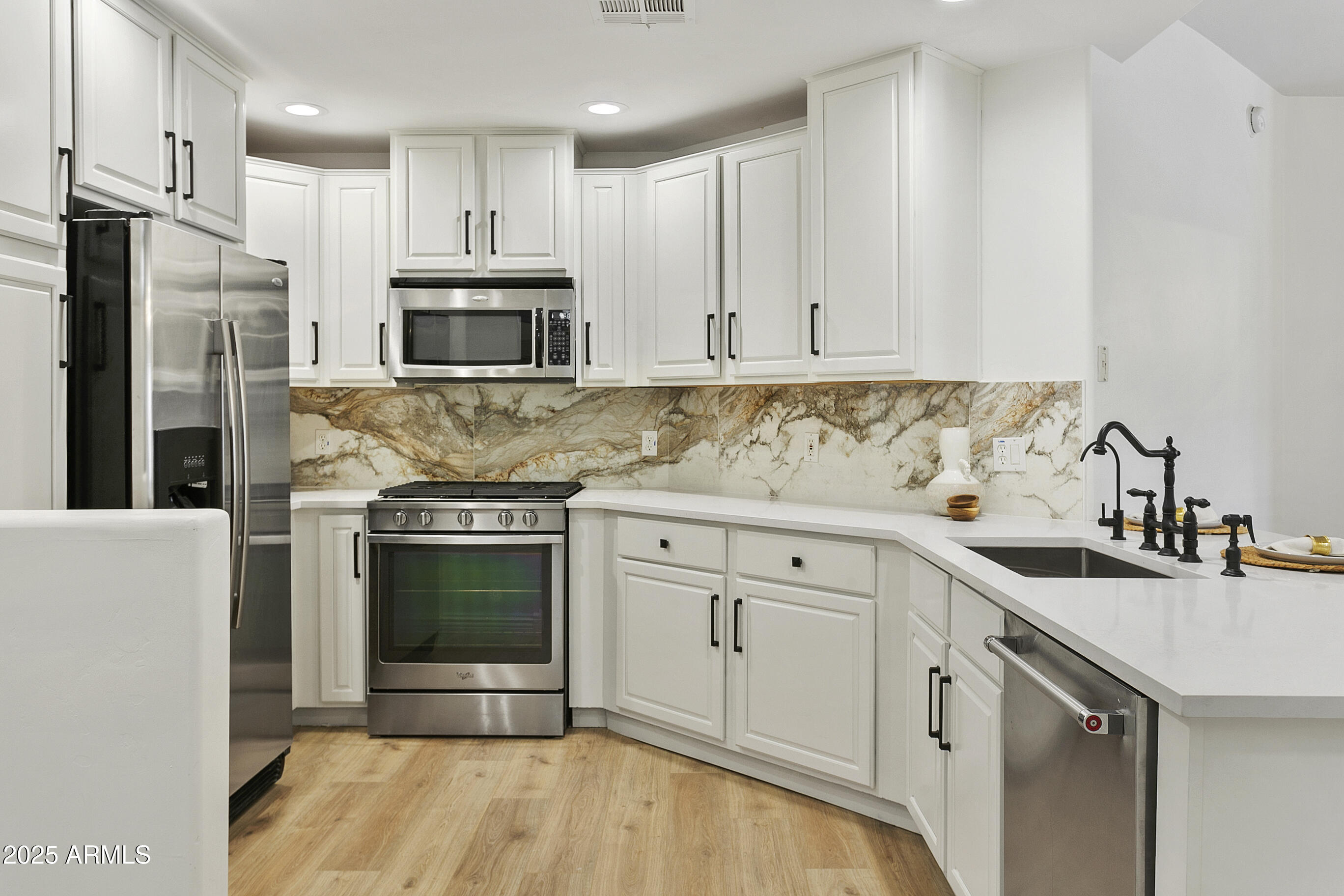 5350 E DEER VALLEY Drive 1418