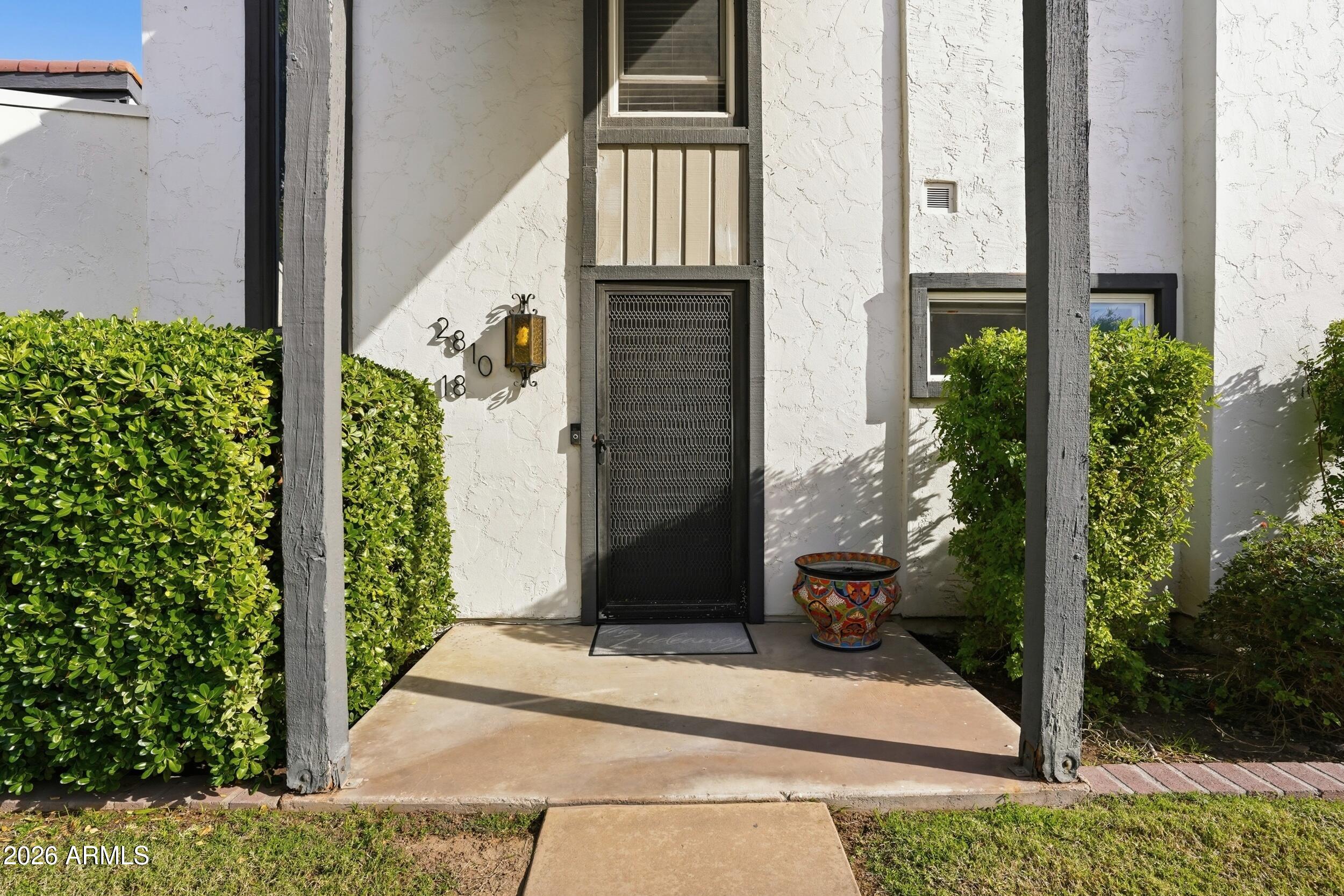 2810 E GLENROSA Avenue 18