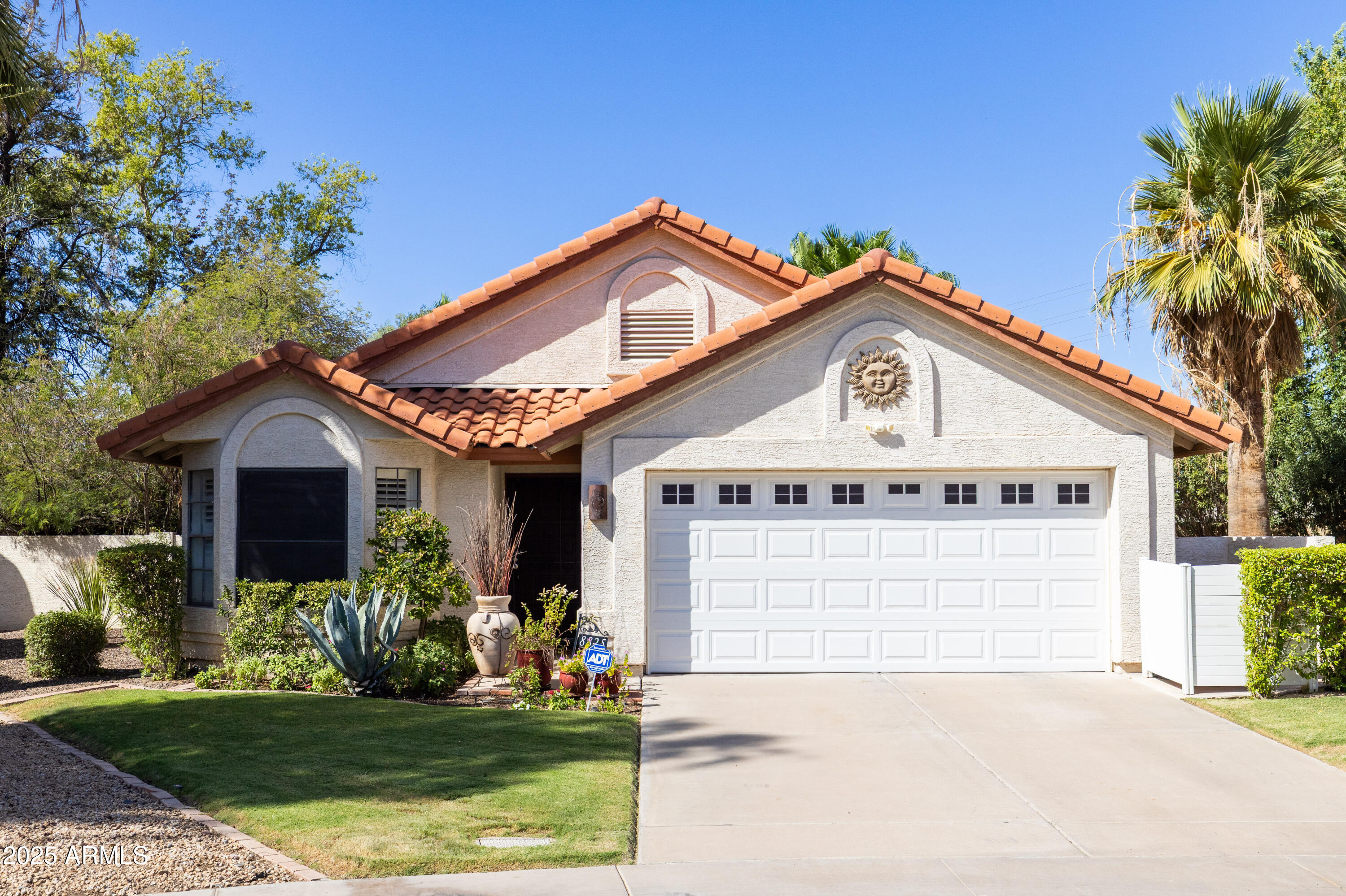 8825 E Larkspur Drive