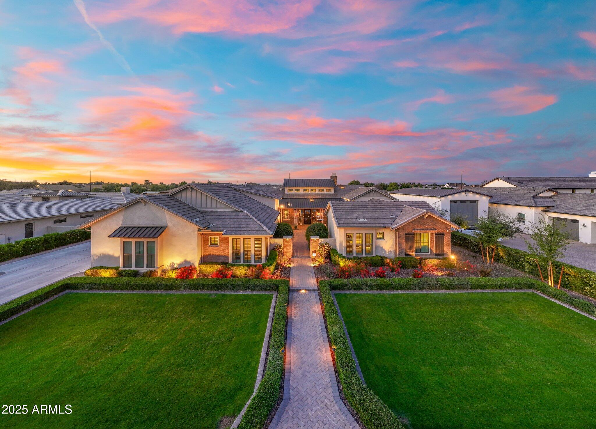2652 E PELICAN Court