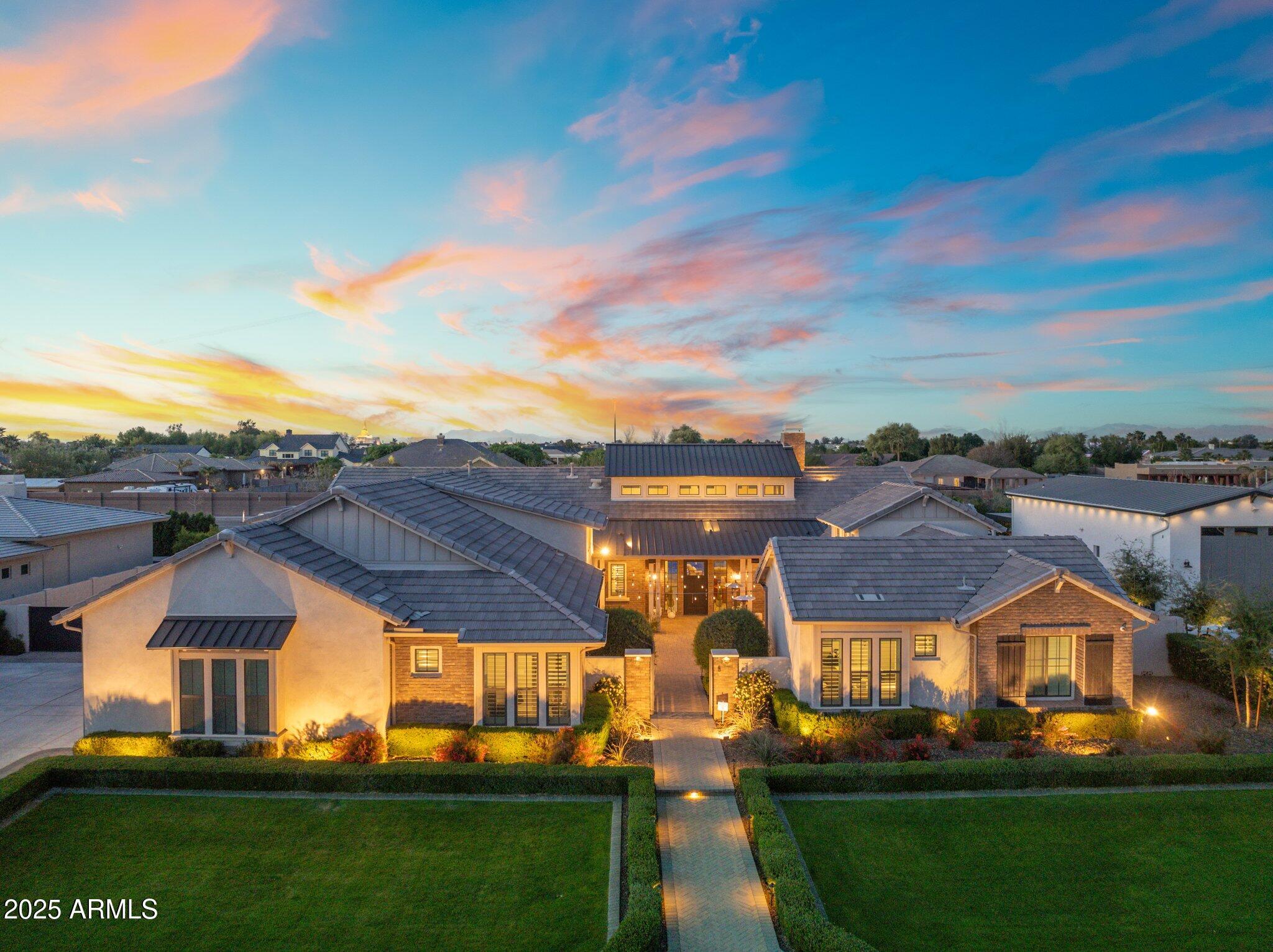 2652 E PELICAN Court