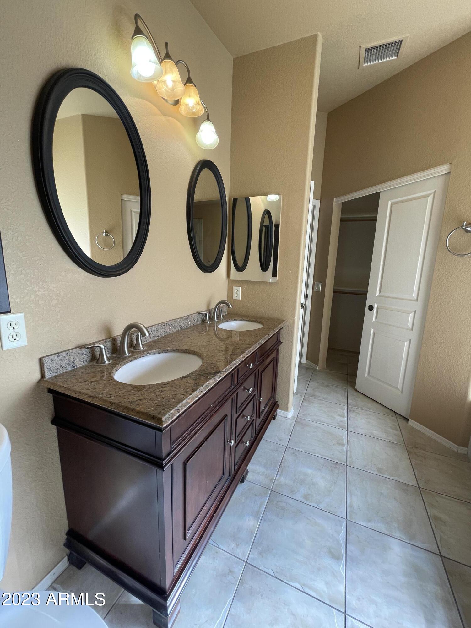 MOUNTAIN RIDGE PHASE 4 - Residential Lease