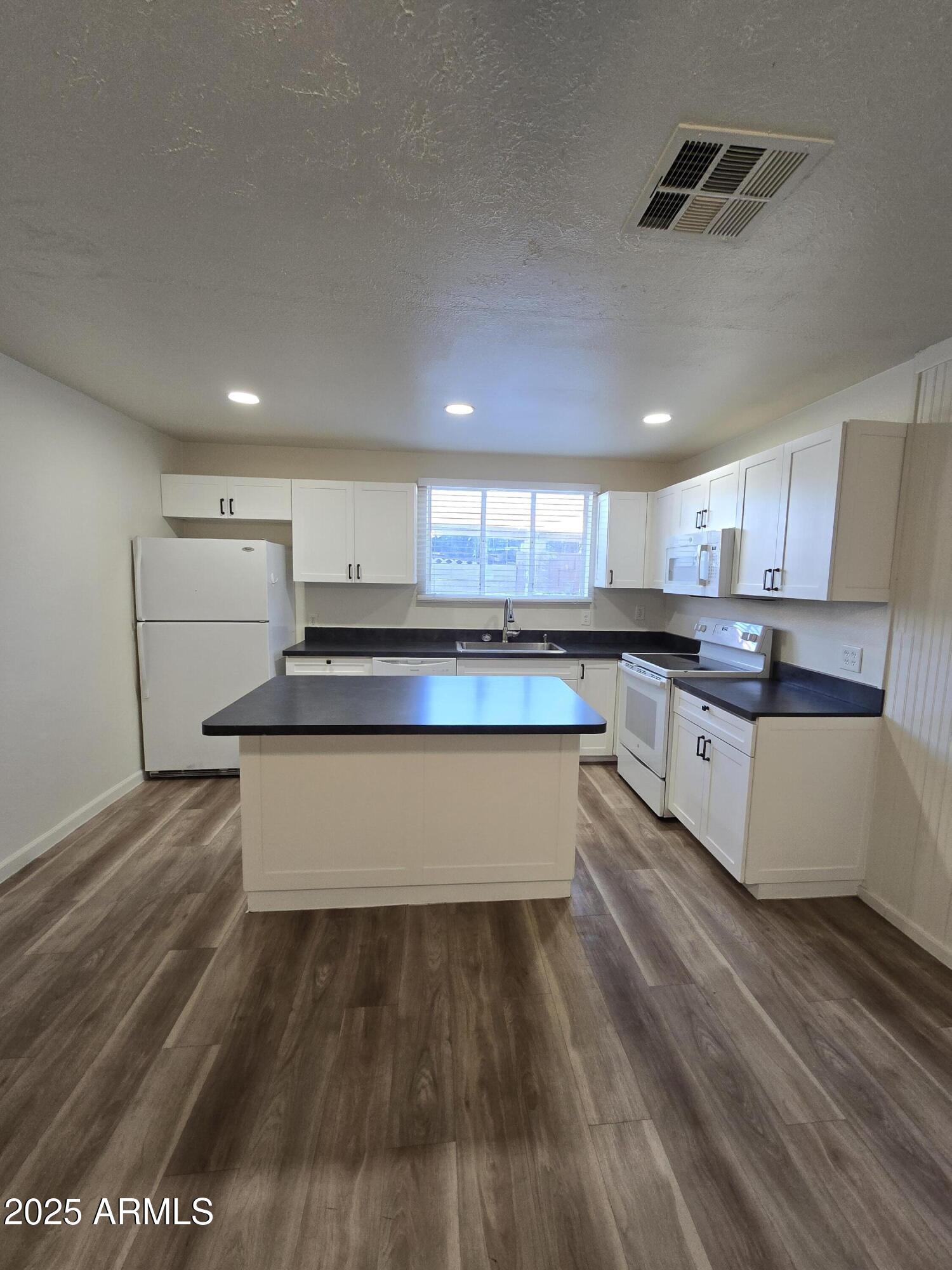 4924 W CATALINA Drive