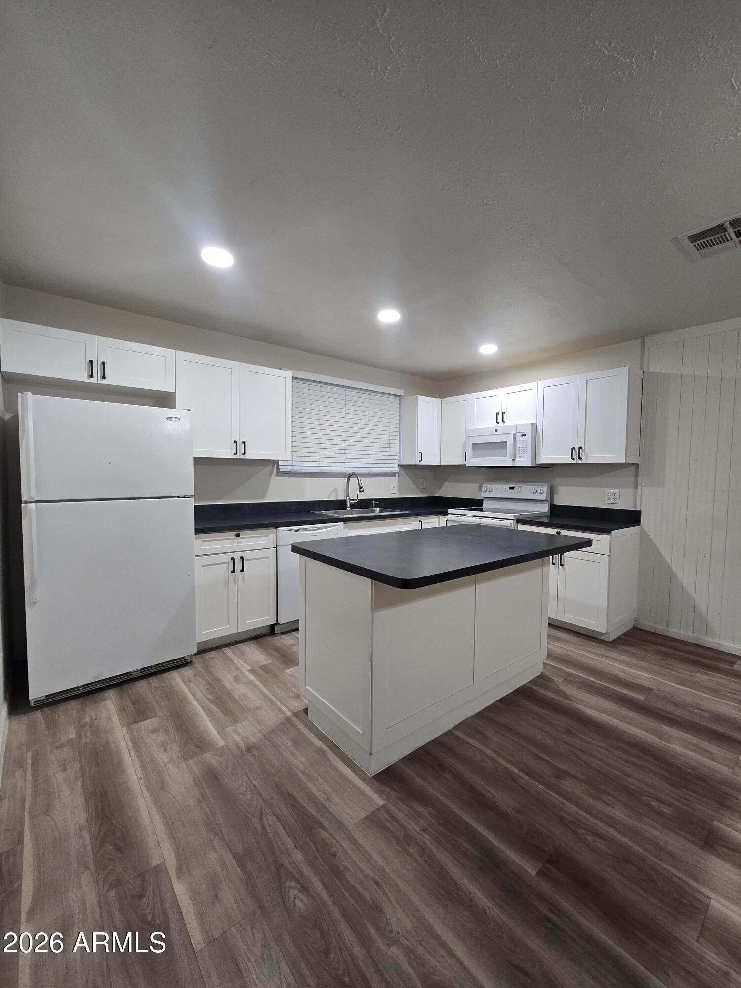 4924 W CATALINA Drive