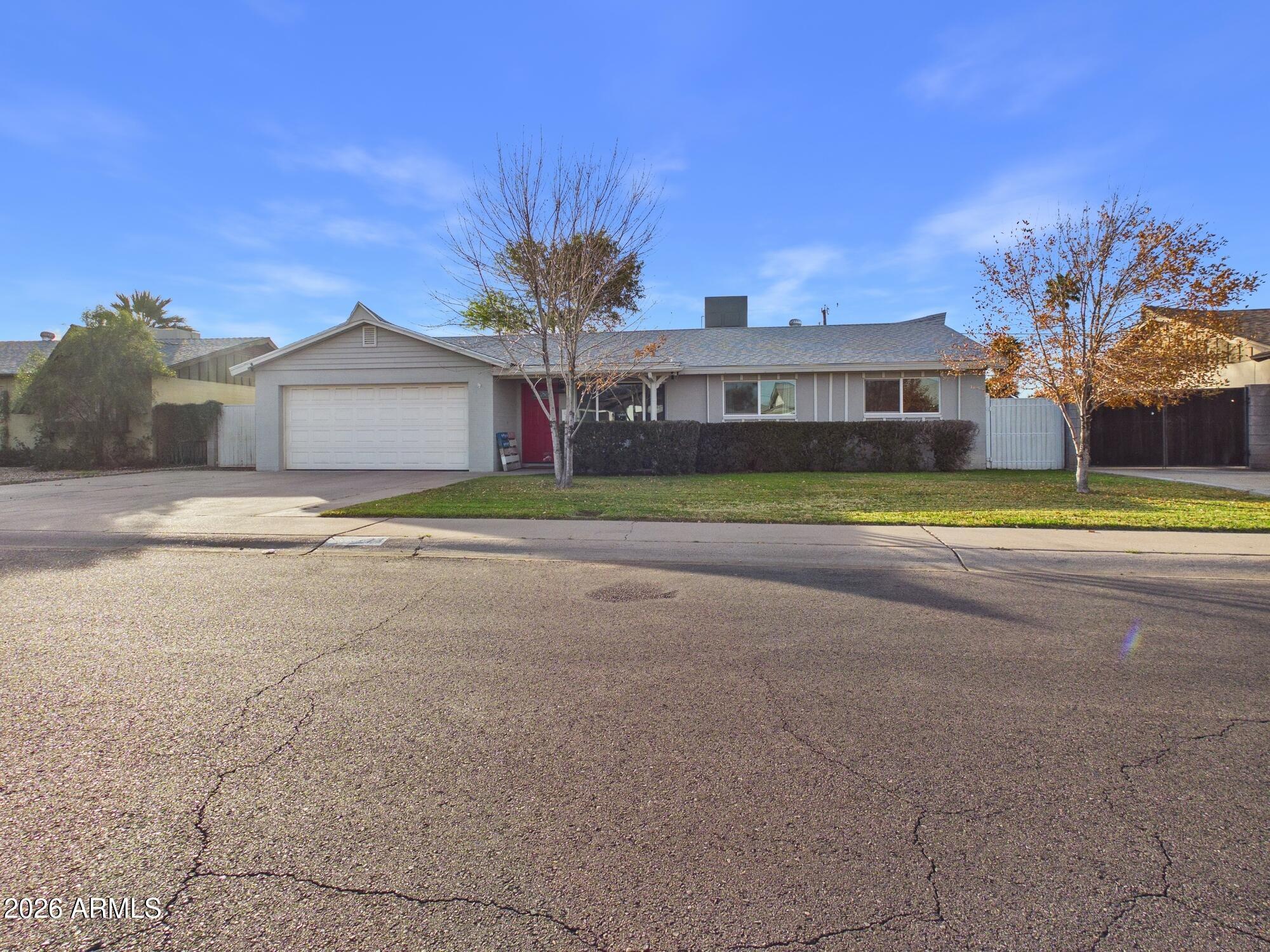 3223 W JOAN DE ARC Avenue