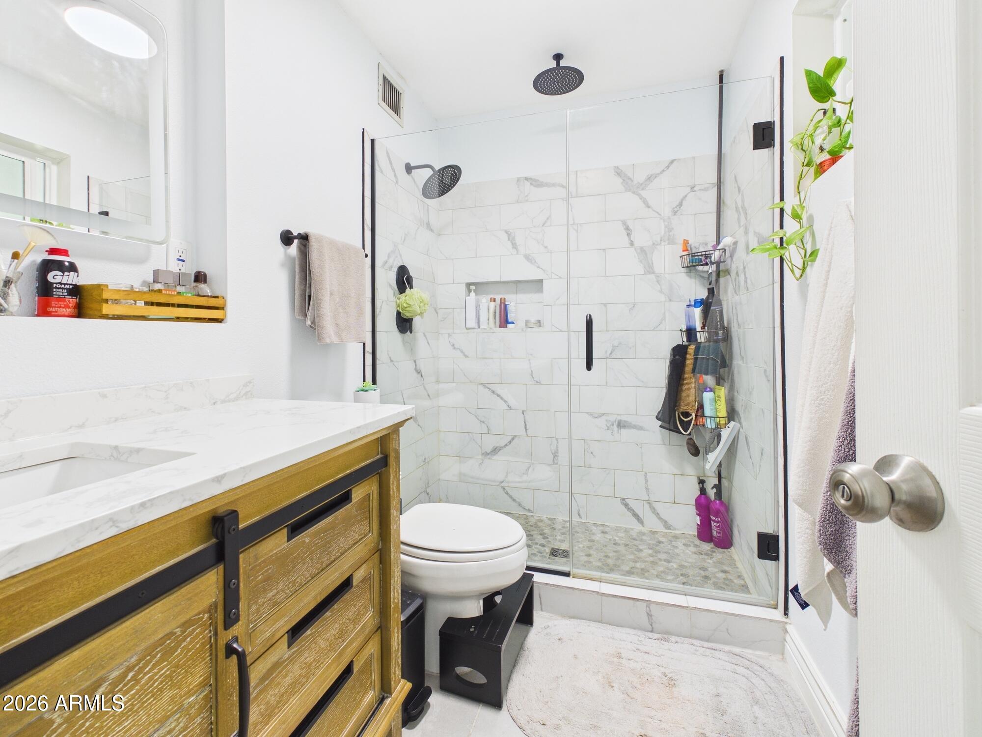 3223 W JOAN DE ARC Avenue