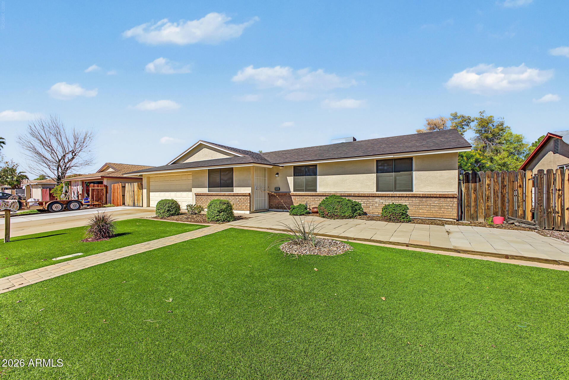 1618 W NOPAL Drive