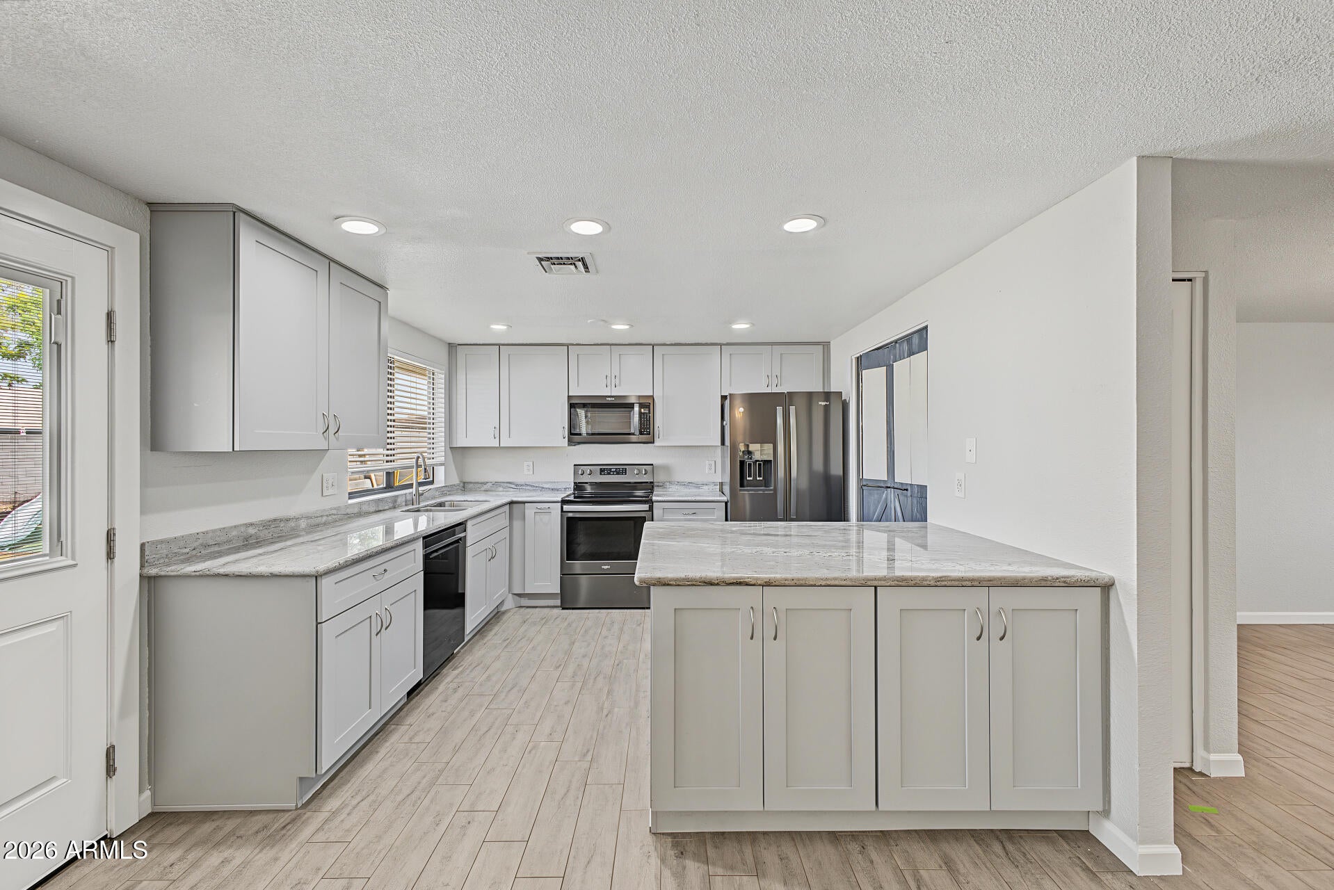 1618 W NOPAL Drive
