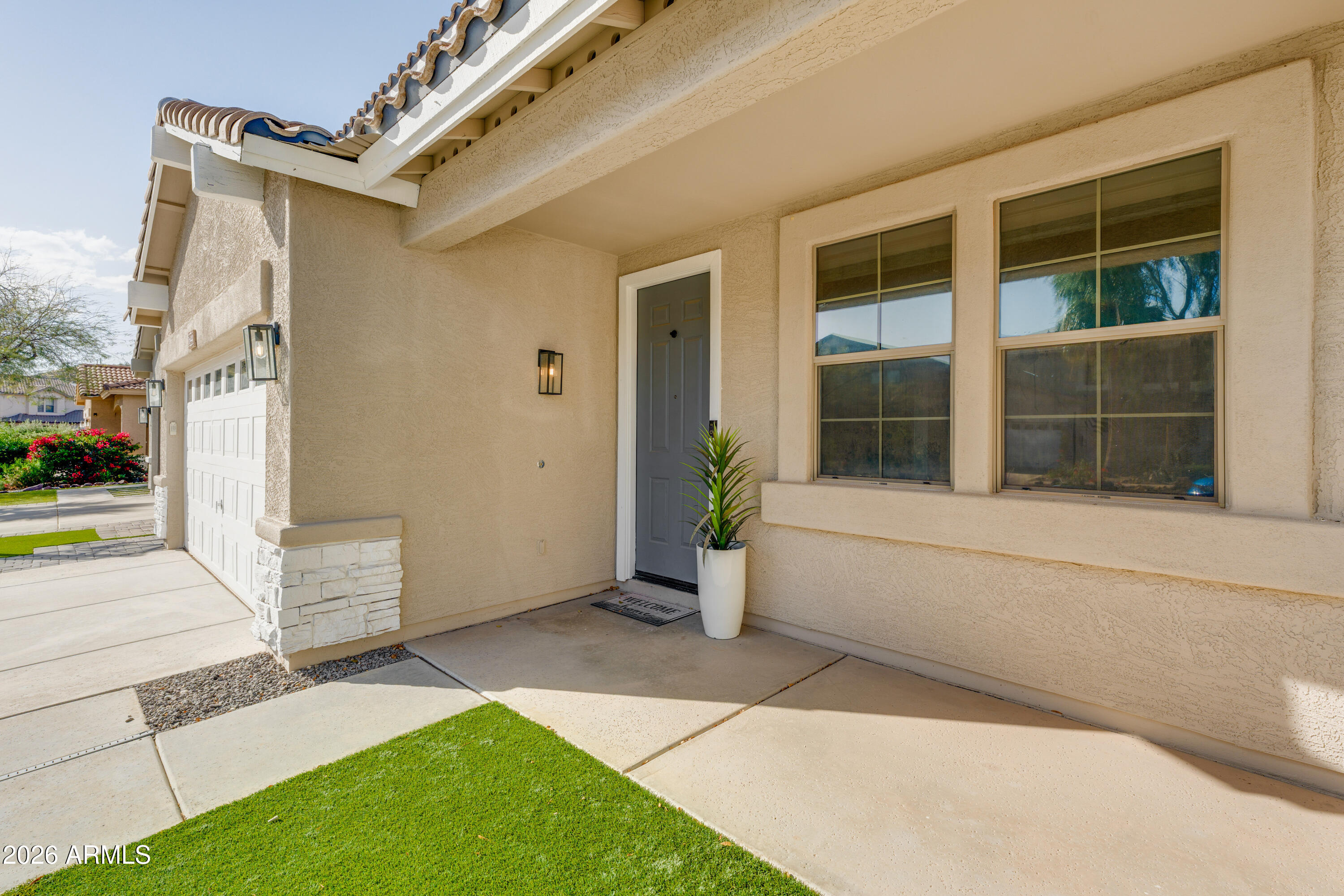 1644 E CIELO GRANDE Avenue