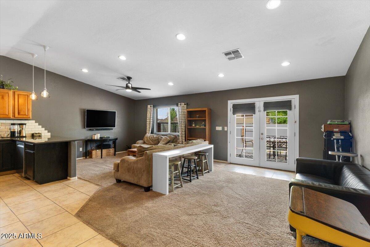 2540 E MCARTHUR Drive