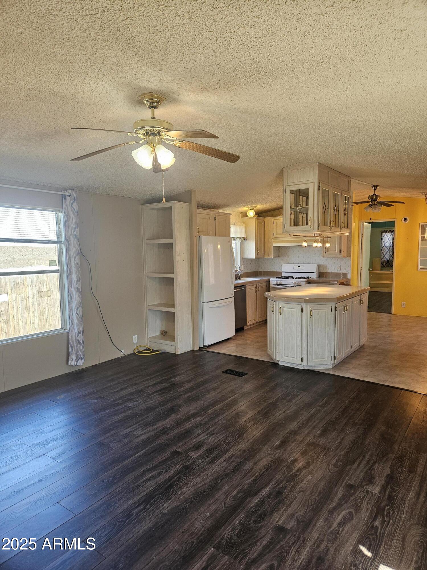 Desert Hills Estate Mobile Home Park - Residential